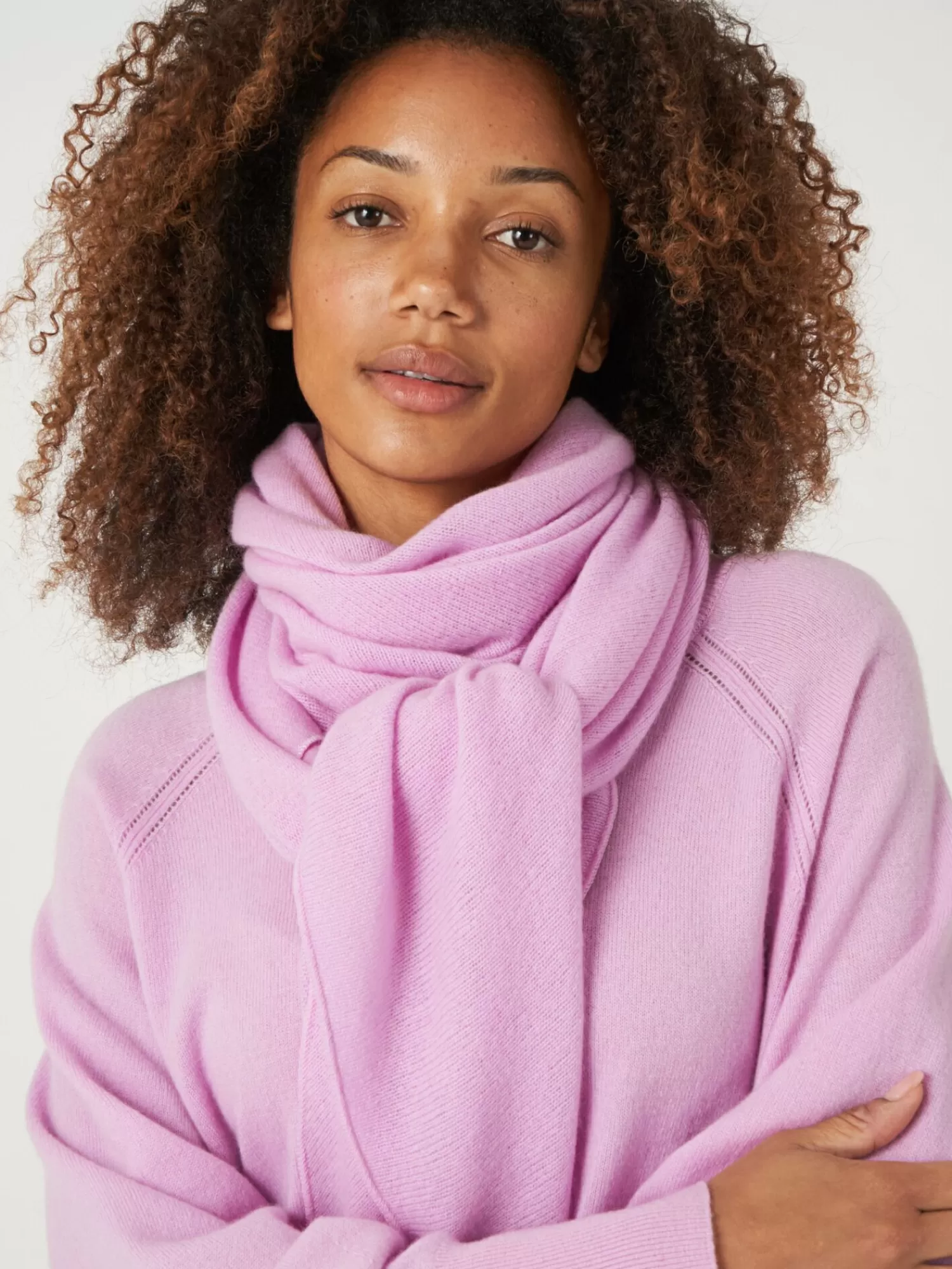 Écharpe Triangle en Cachemire Biologique - Tricoté Doux pour Femme, Accessoire d'Hiver Élégant