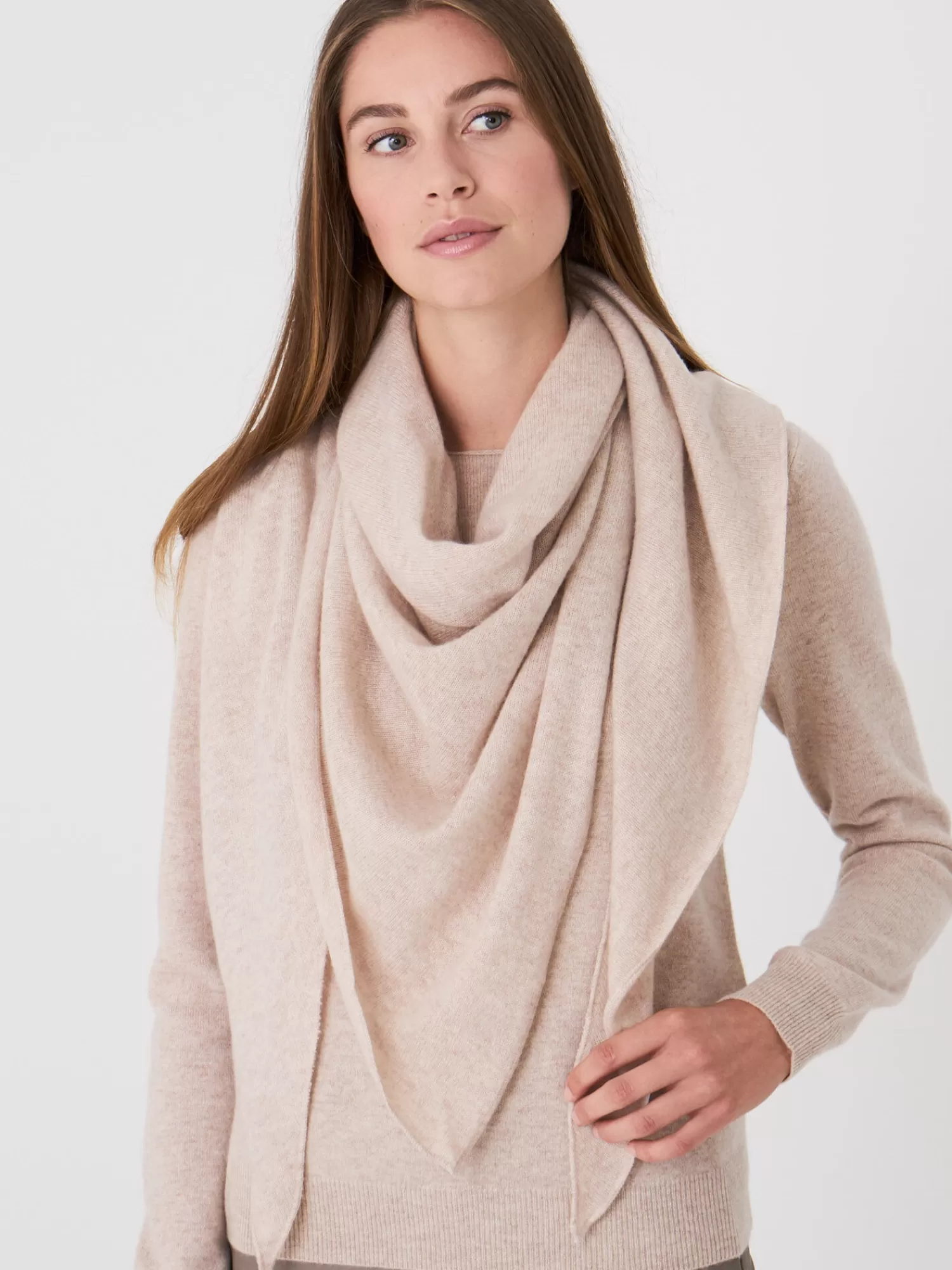 Écharpe Triangle en Cachemire Bio Tricot Main - Accessoire Élégant pour Femme (Dernière Chance en Soldes)