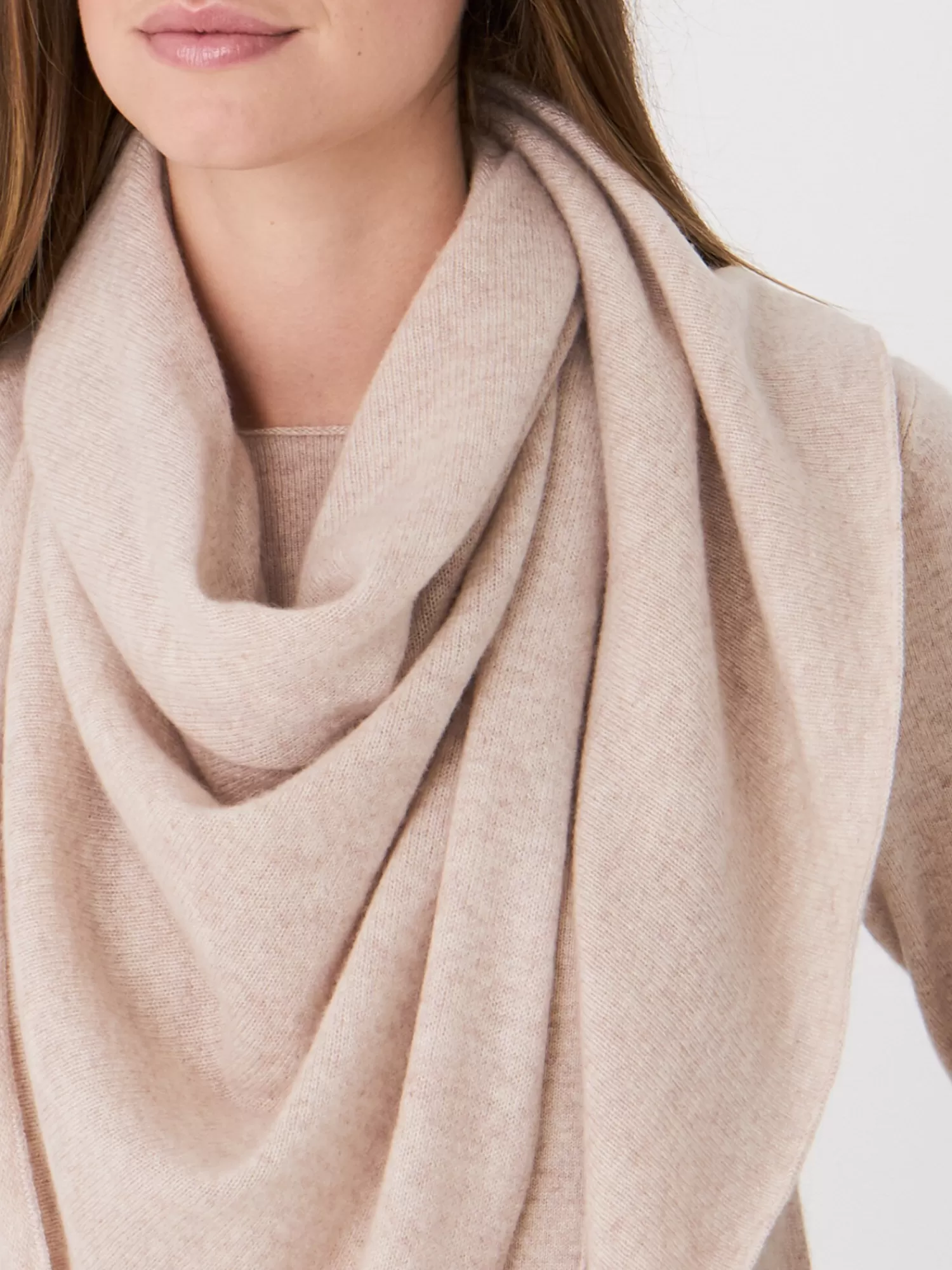 Écharpe Triangle en Cachemire Bio Tricot Main - Accessoire Élégant pour Femme (Dernière Chance en Soldes)