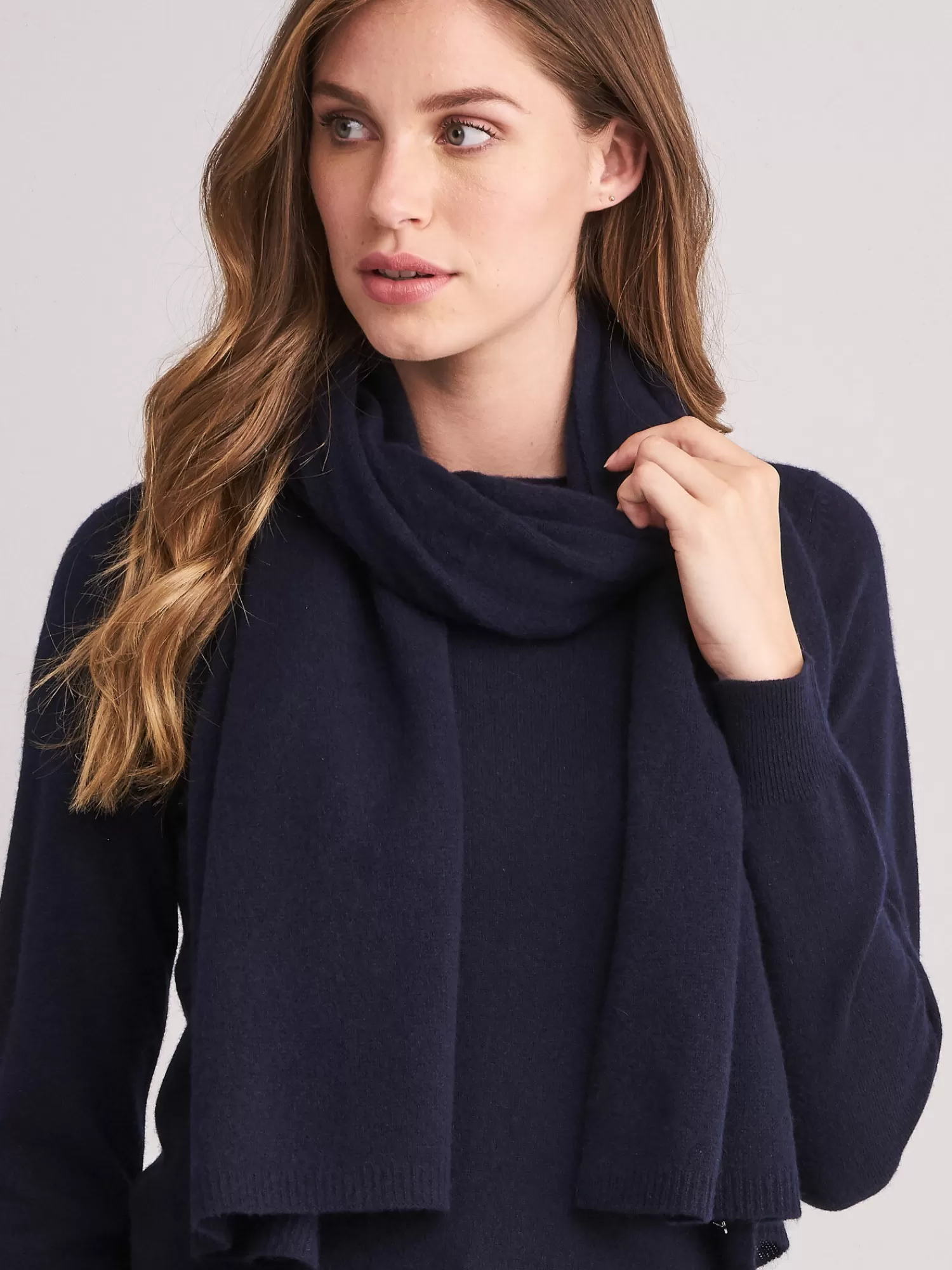 Écharpe Femme en Cashmere Bio Tricoté Main - Délicat Accessoire d'Hiver Élégant