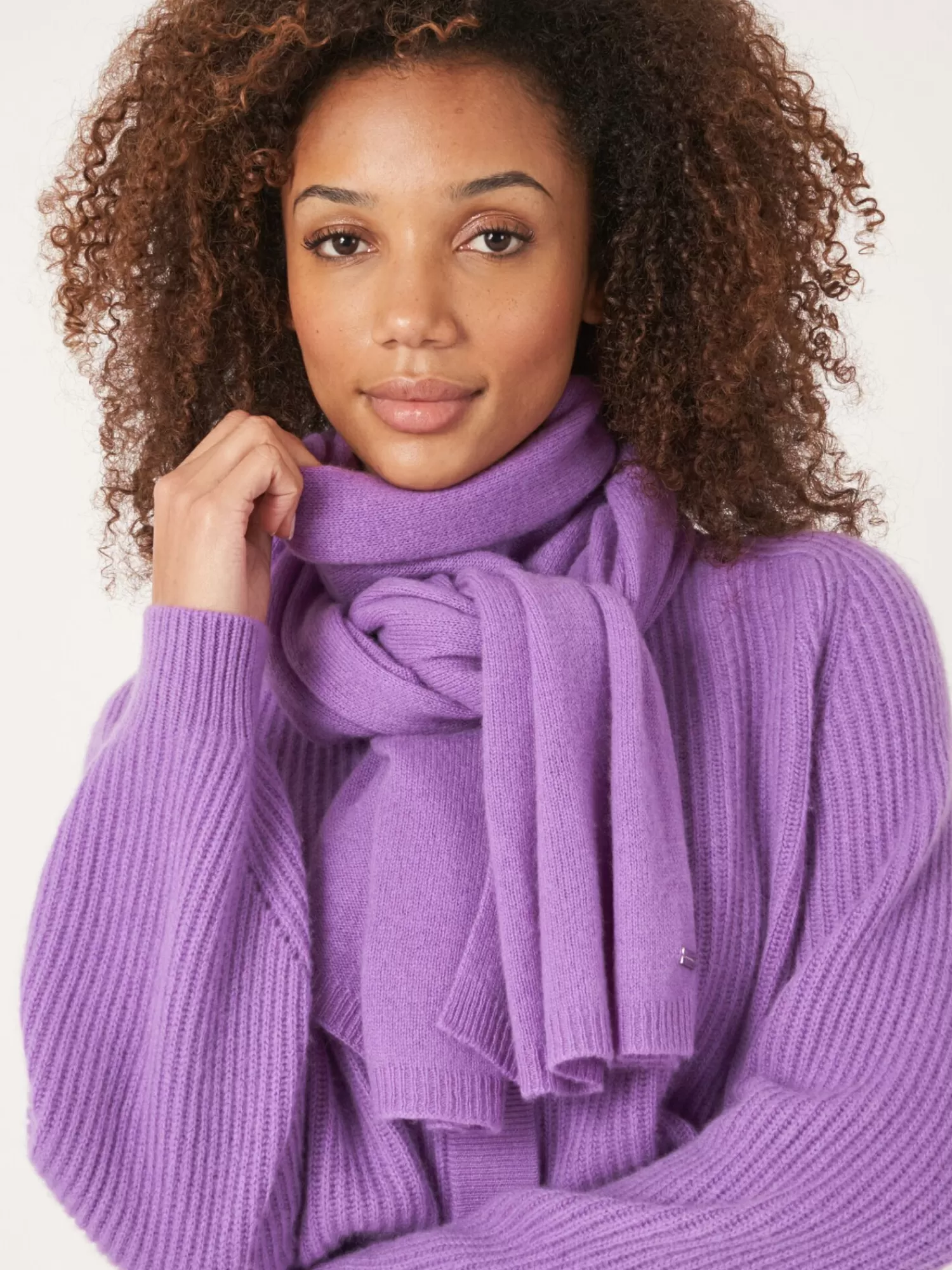 Écharpe Douce en Cachemire Bio Tricoté Main - Accessoire Hiver Élégant pour Femme