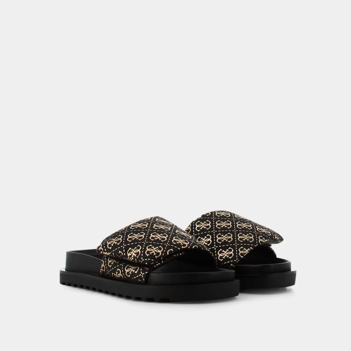 Sandales GUESS en cuir noir verni - Modèle automne avec détails métallisés argentés | Promotion exclusive sur la collection élégante
