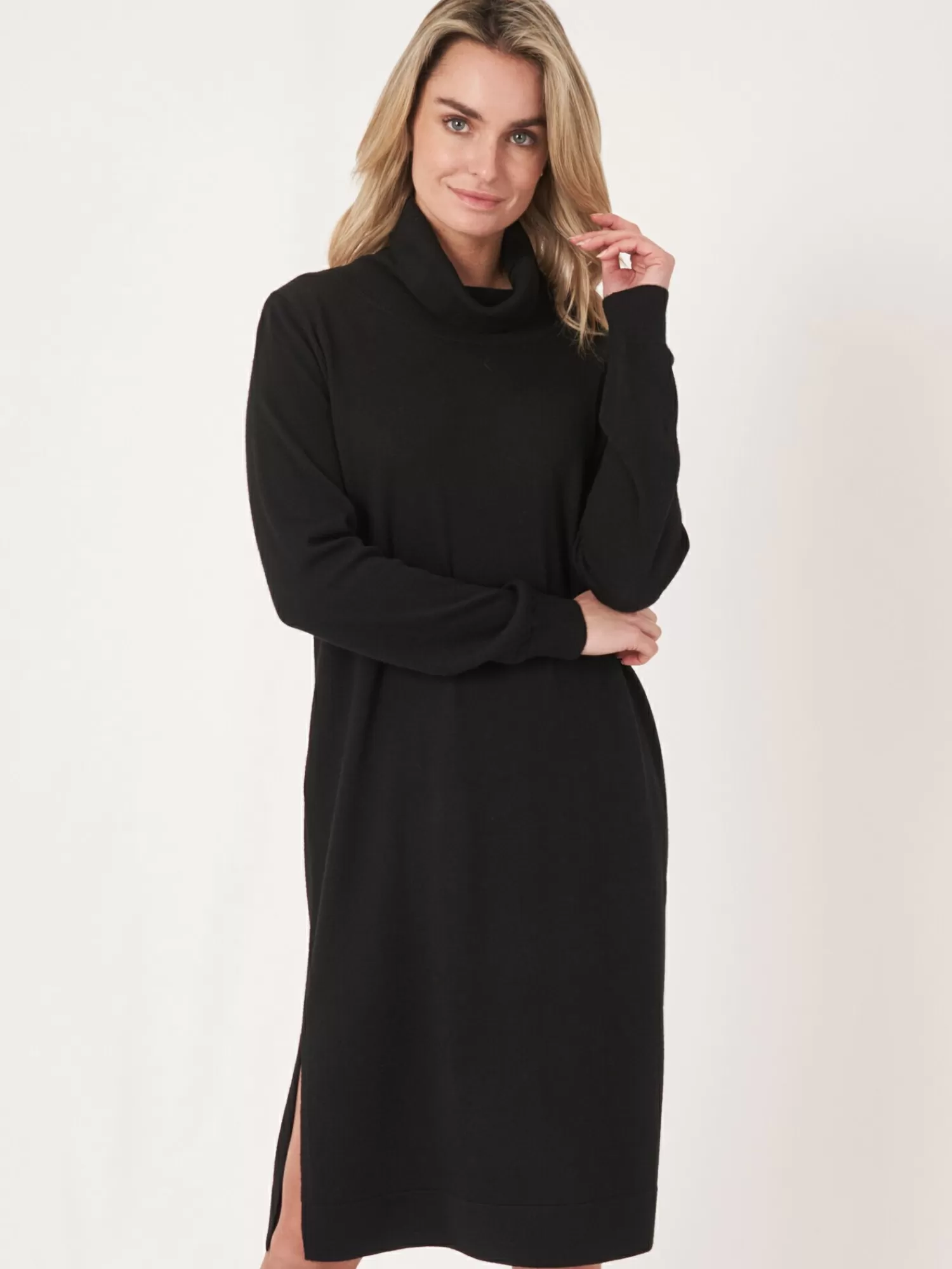 Robe tricotée féminine élégante - Col montant noué & fente latérale chic | Promotion éclair sur les tenues d'automne  

(：