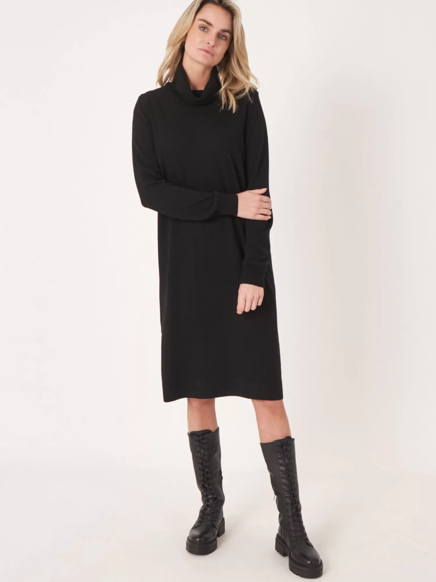 Robe tricotée féminine élégante - Col montant noué & fente latérale chic | Promotion éclair sur les tenues d'automne  

(：