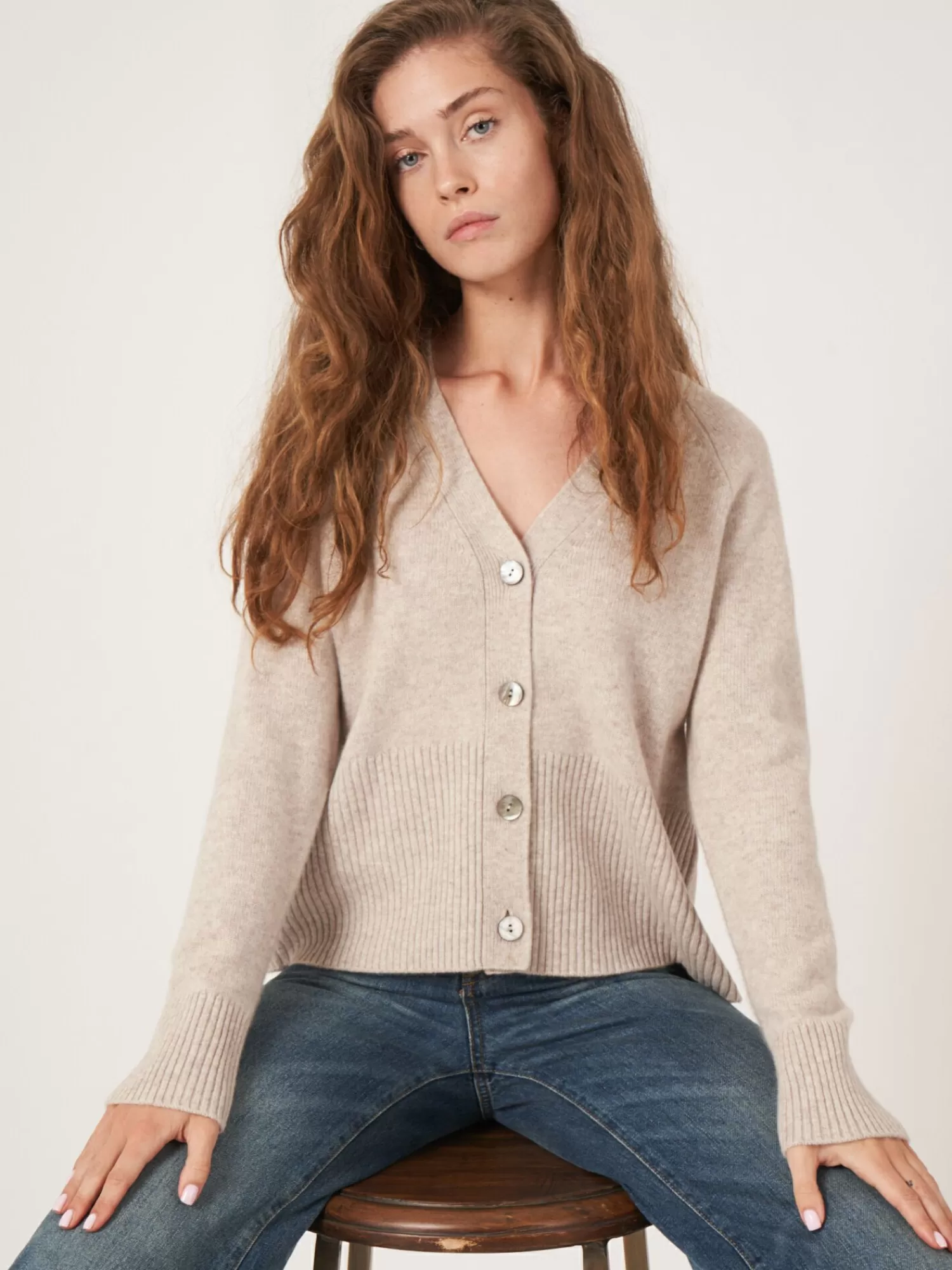 Veste Élégante en Cachemire Noué avec Encolure V Côtelée - Détail Chic pour Femme
