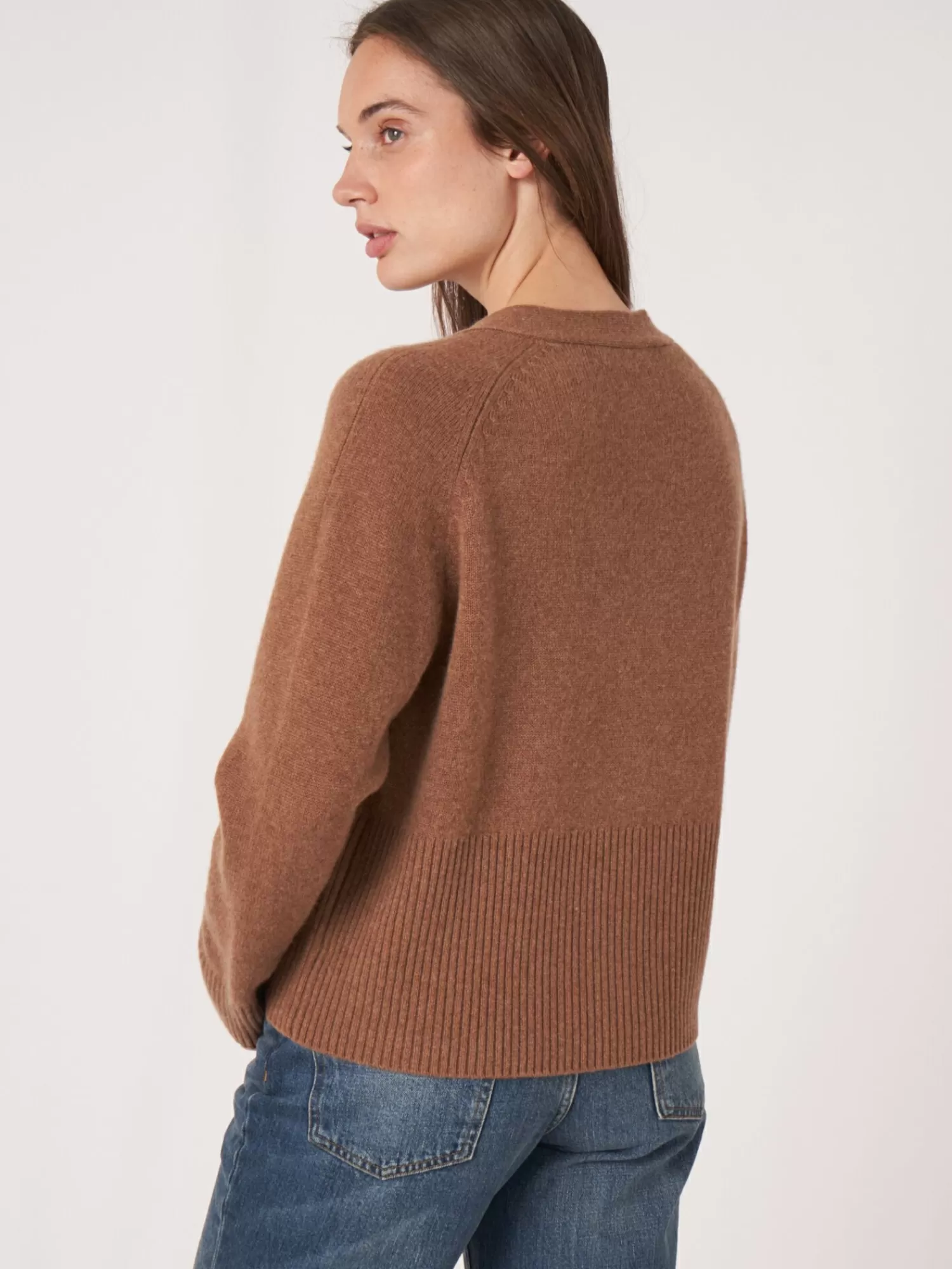 Veste Femme en Cachemire à Boutons - Col V Côtelé Élégant | Soldes Exclusives