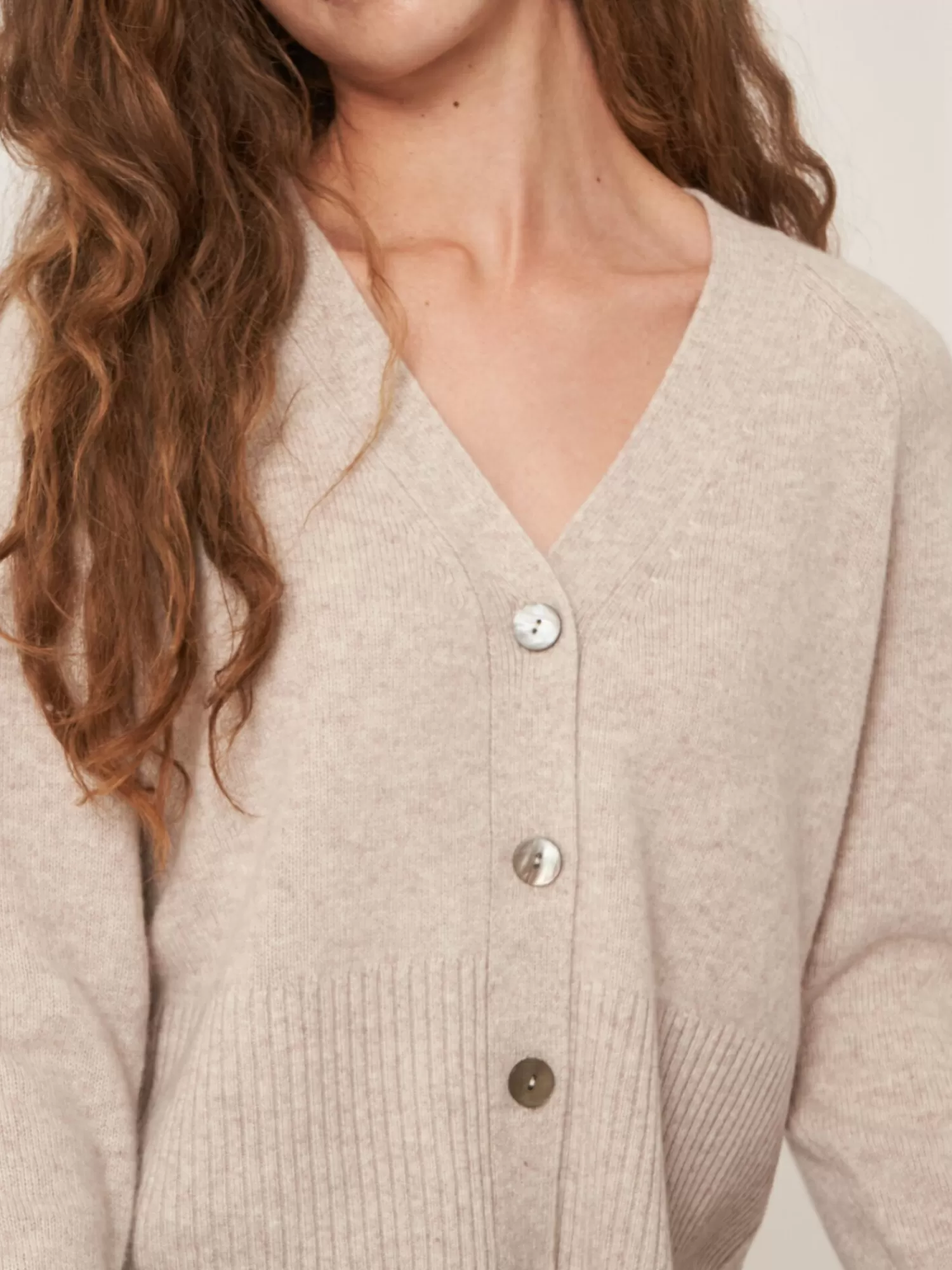 Veste Élégante en Cachemire Noué avec Encolure V Côtelée - Détail Chic pour Femme