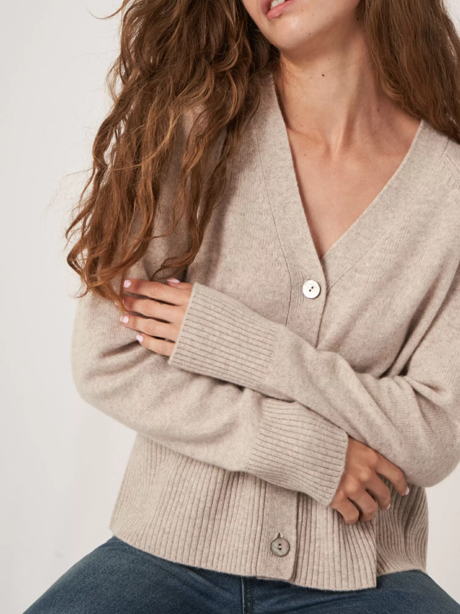 Veste Élégante en Cachemire Noué avec Encolure V Côtelée - Détail Chic pour Femme