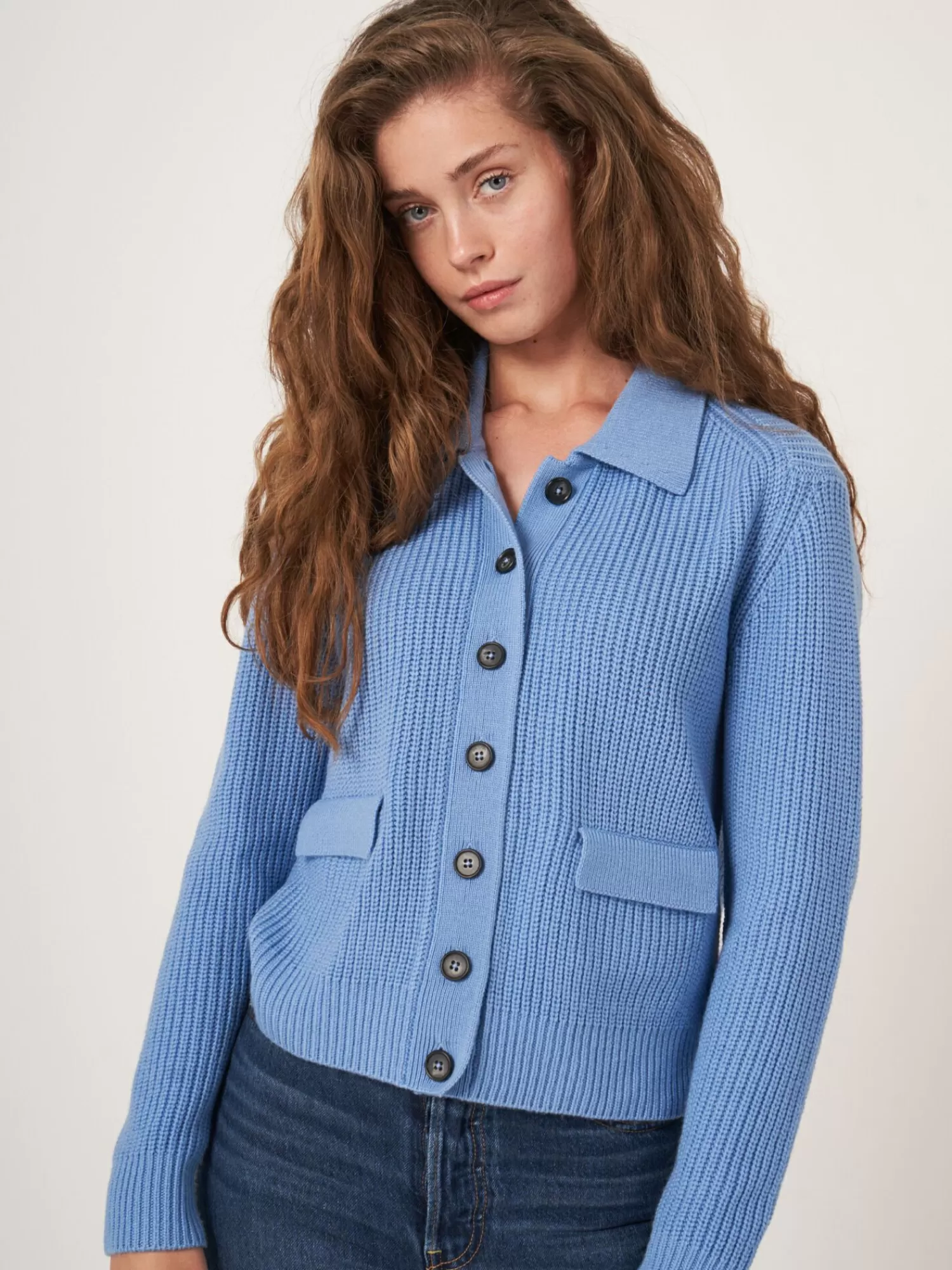 Veste femme en laine mérinos - Col polo et rayures verticales - Promotion exclusive été 

(Variante alternative : Veste décontractée en laine mérinos - Modèle à col rond rayé - Collection soldes dames)