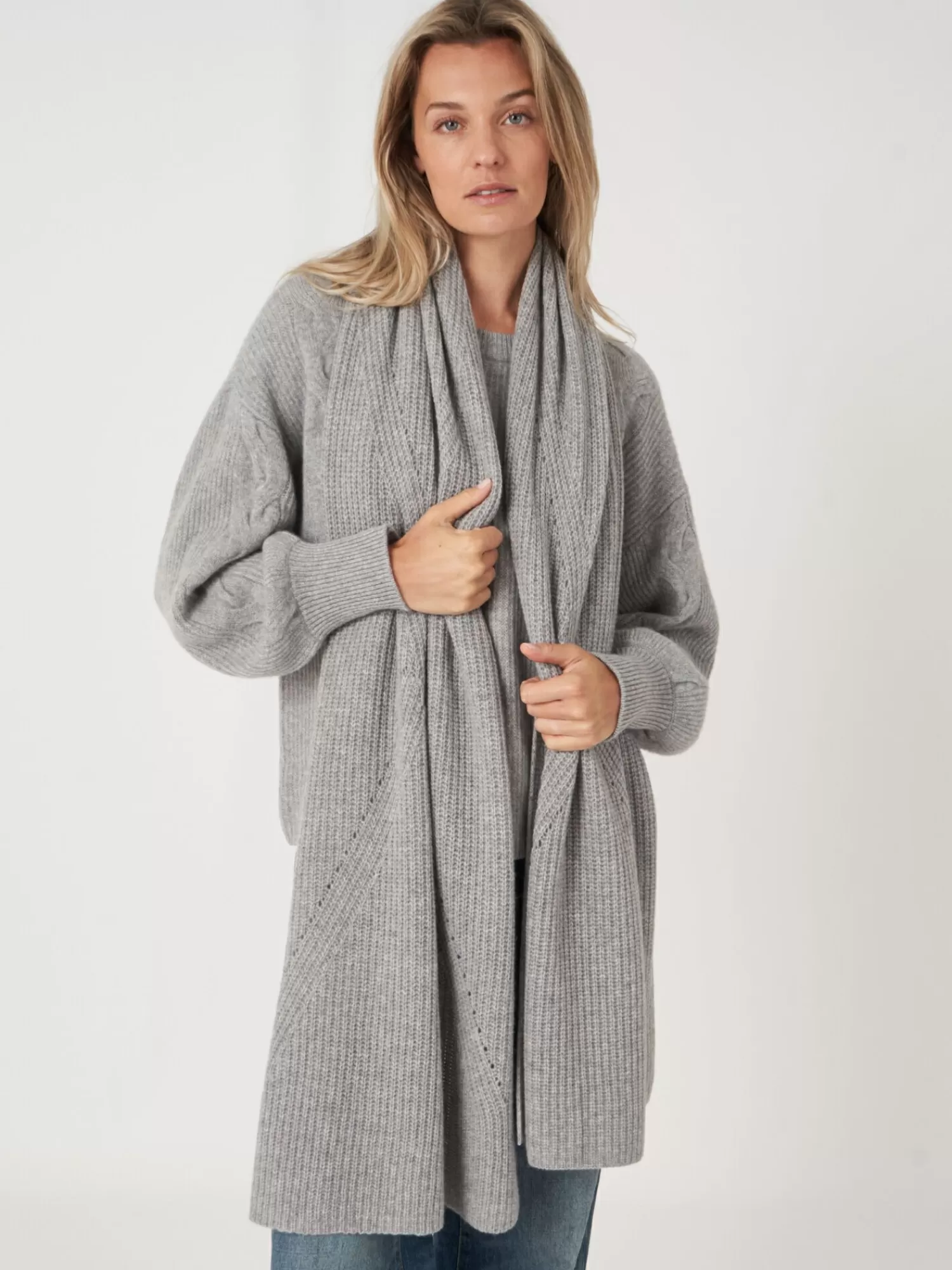 Écharpe Femme en Cachemire Doux à Motifs Côtes - Accessoire Hiver Élégant