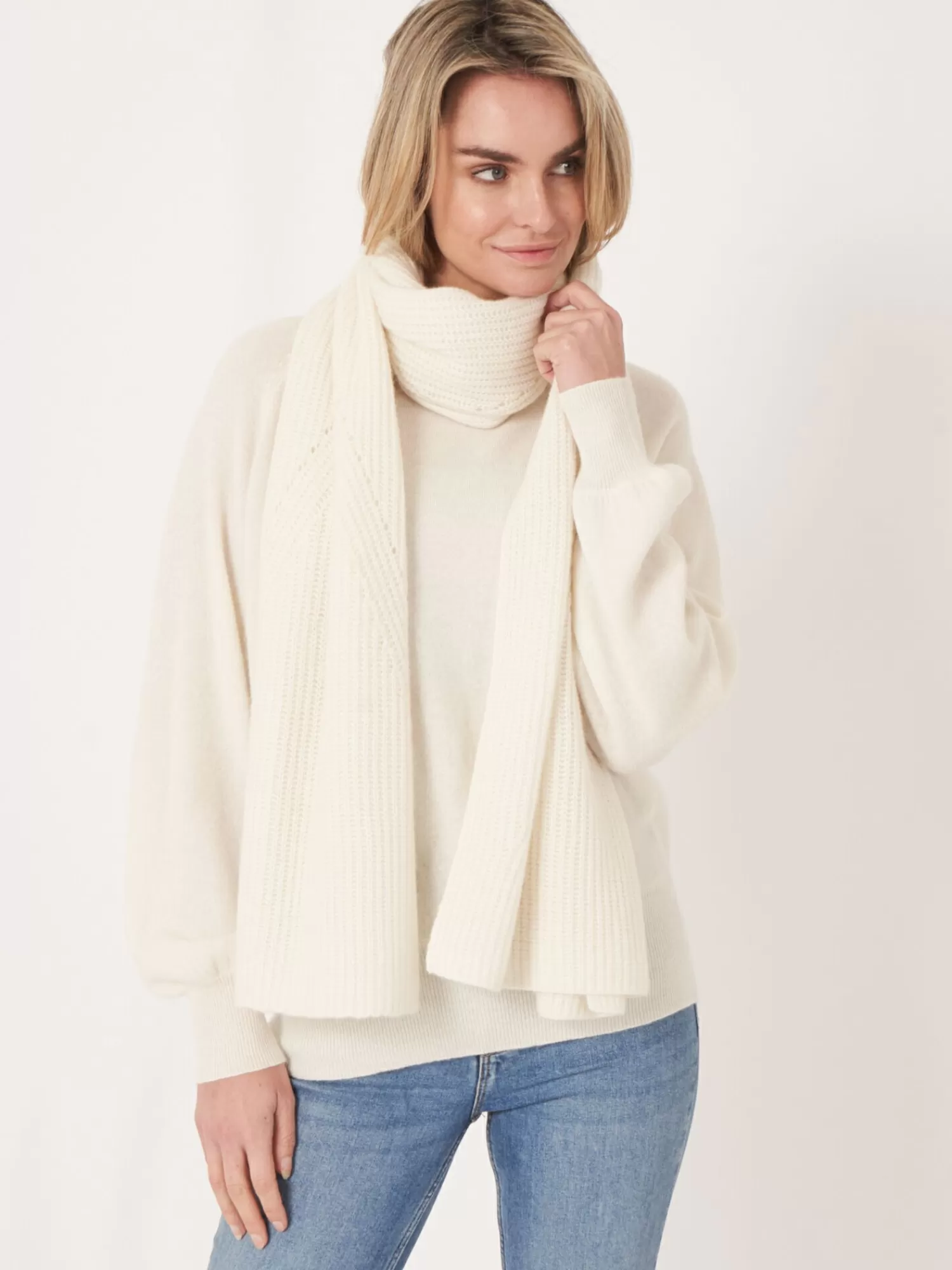 Écharpe Femme en Cachemire Rayé - Douceur Hivernale à Motifs Texturés