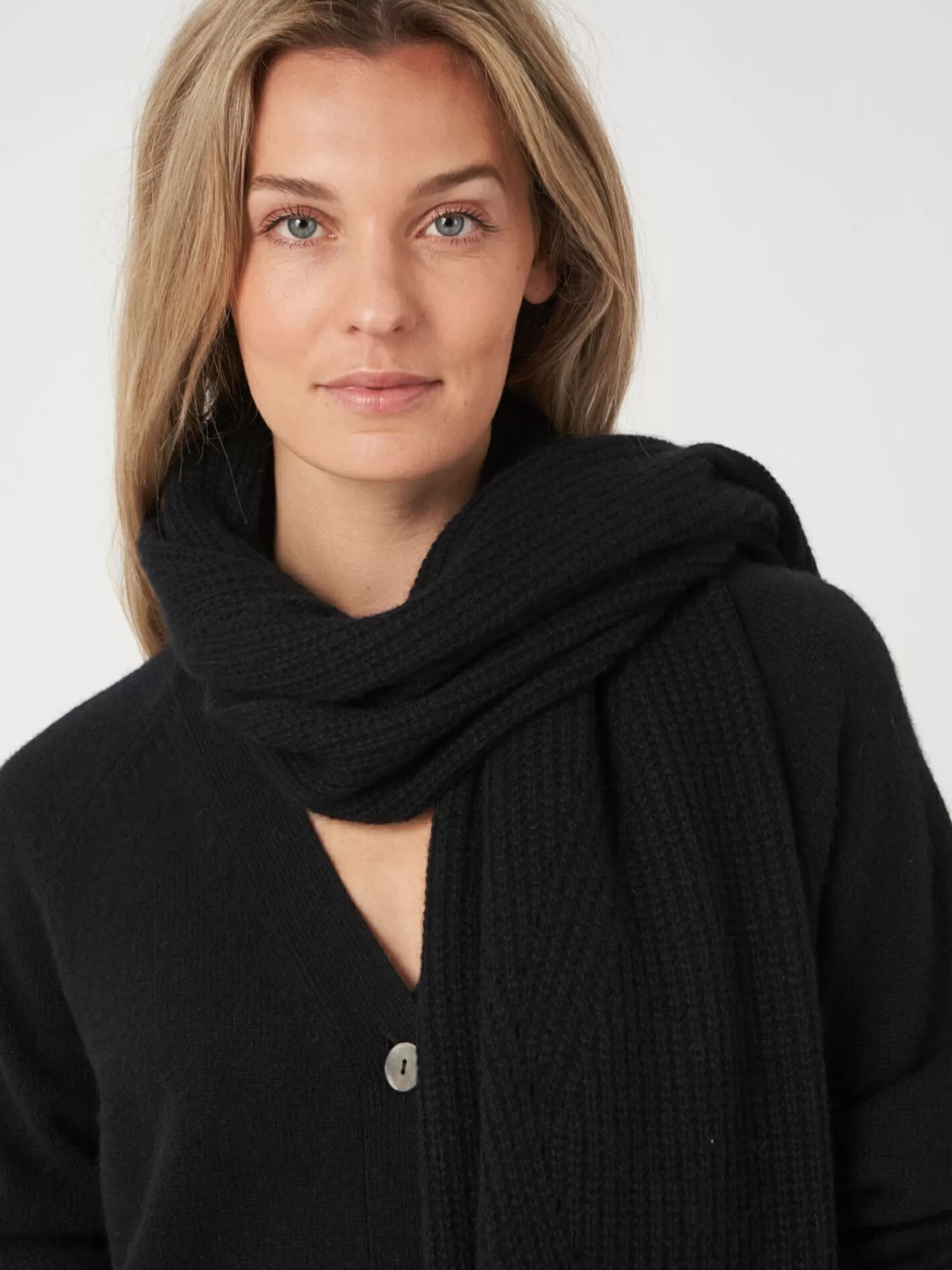 Écharpe Femme en Cachemire Doux à Rayures Discrètes - Accessoire Élégant pour Tenue Tendance - Confort Ultime Hiver