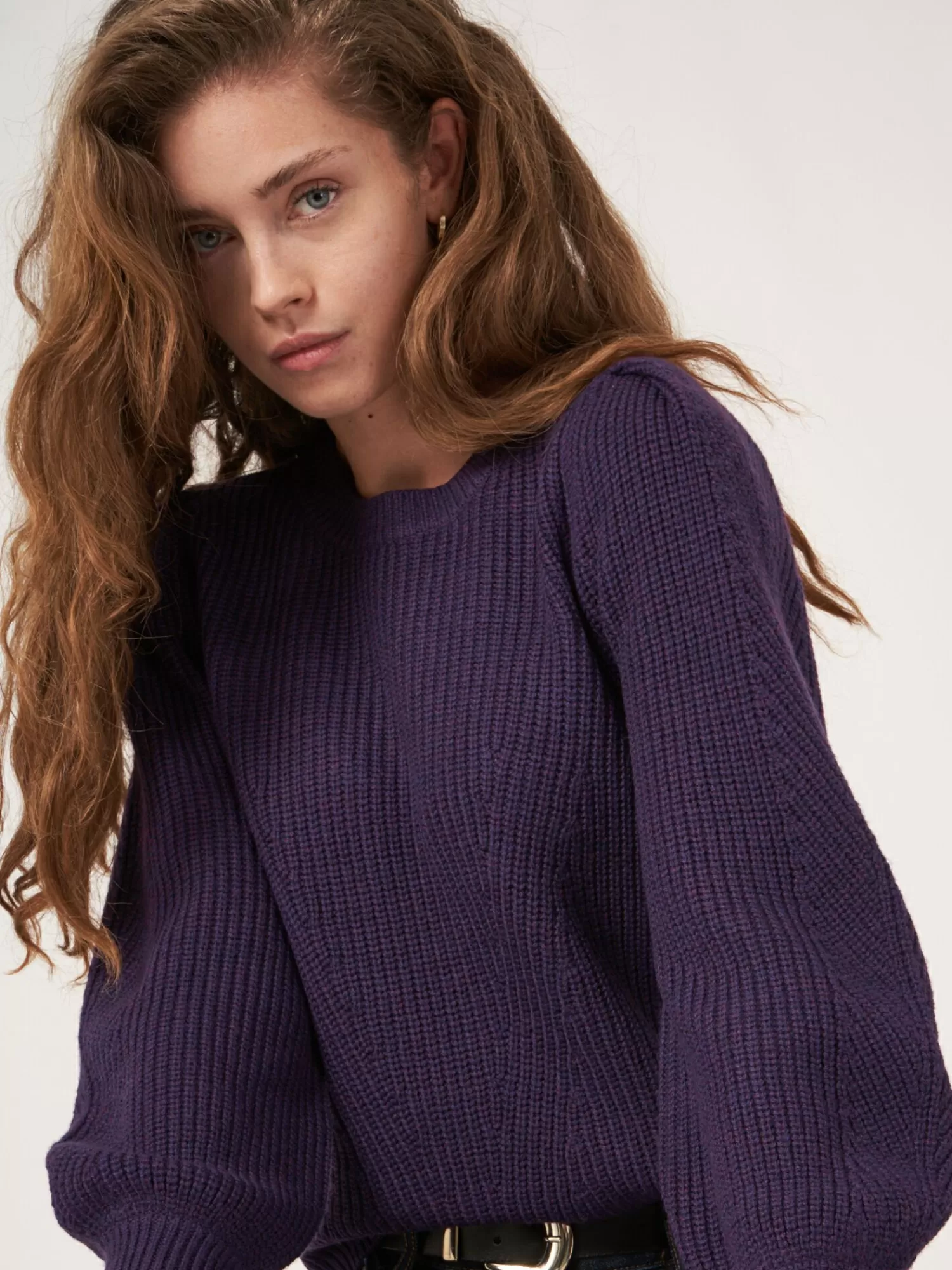 Pull Femme en Laine Mérinos à Motifs Côtelés avec Détail Épaule Délicat - Confort et Élégance