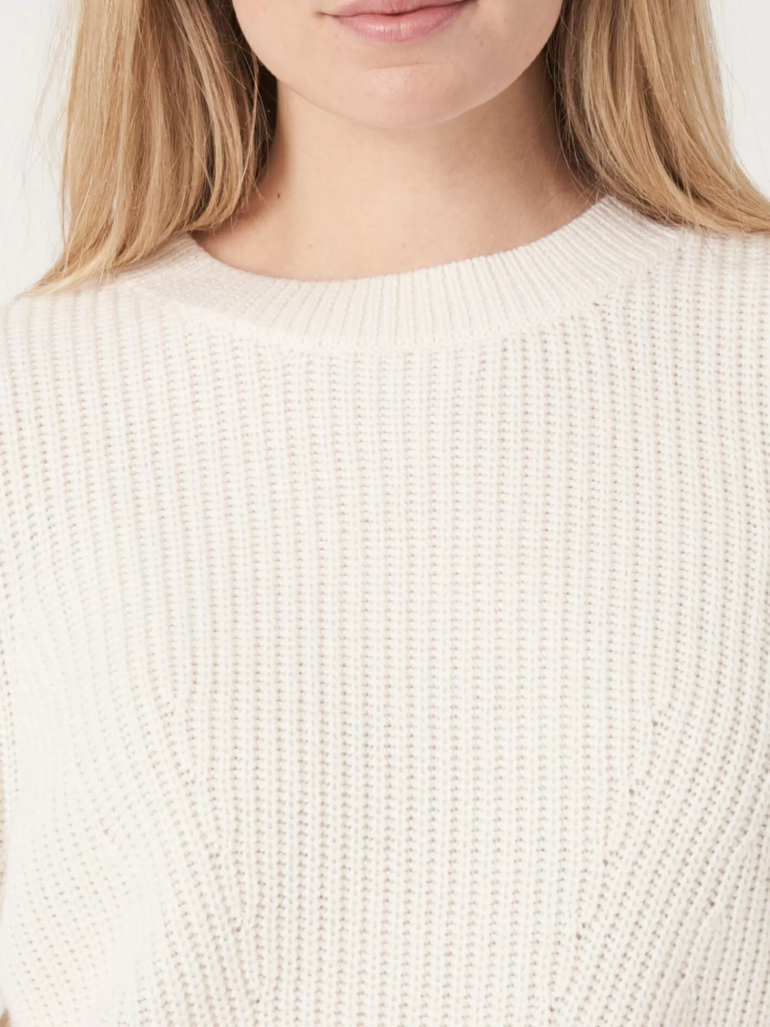 Pull Femme en Laine Mérinos à Rayures - Détails d'Épaule Élégants pour un Style Unique