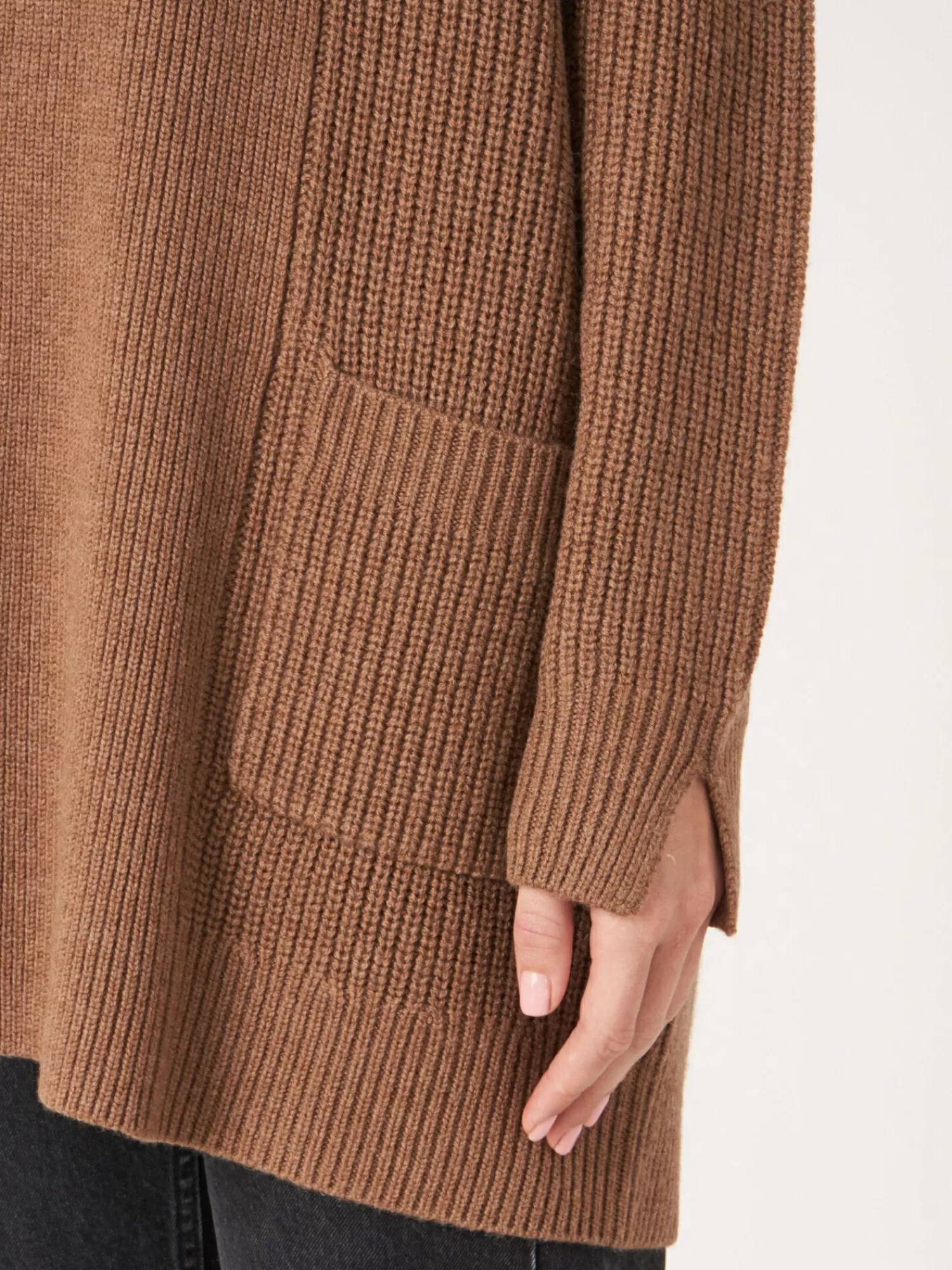 Gilet Femme en Laine Mérinos - Maille Épaisse avec Motif Côtes et Poches Fonctionnelles - Confort et Style pour Tenue Décontractée ou Élégante