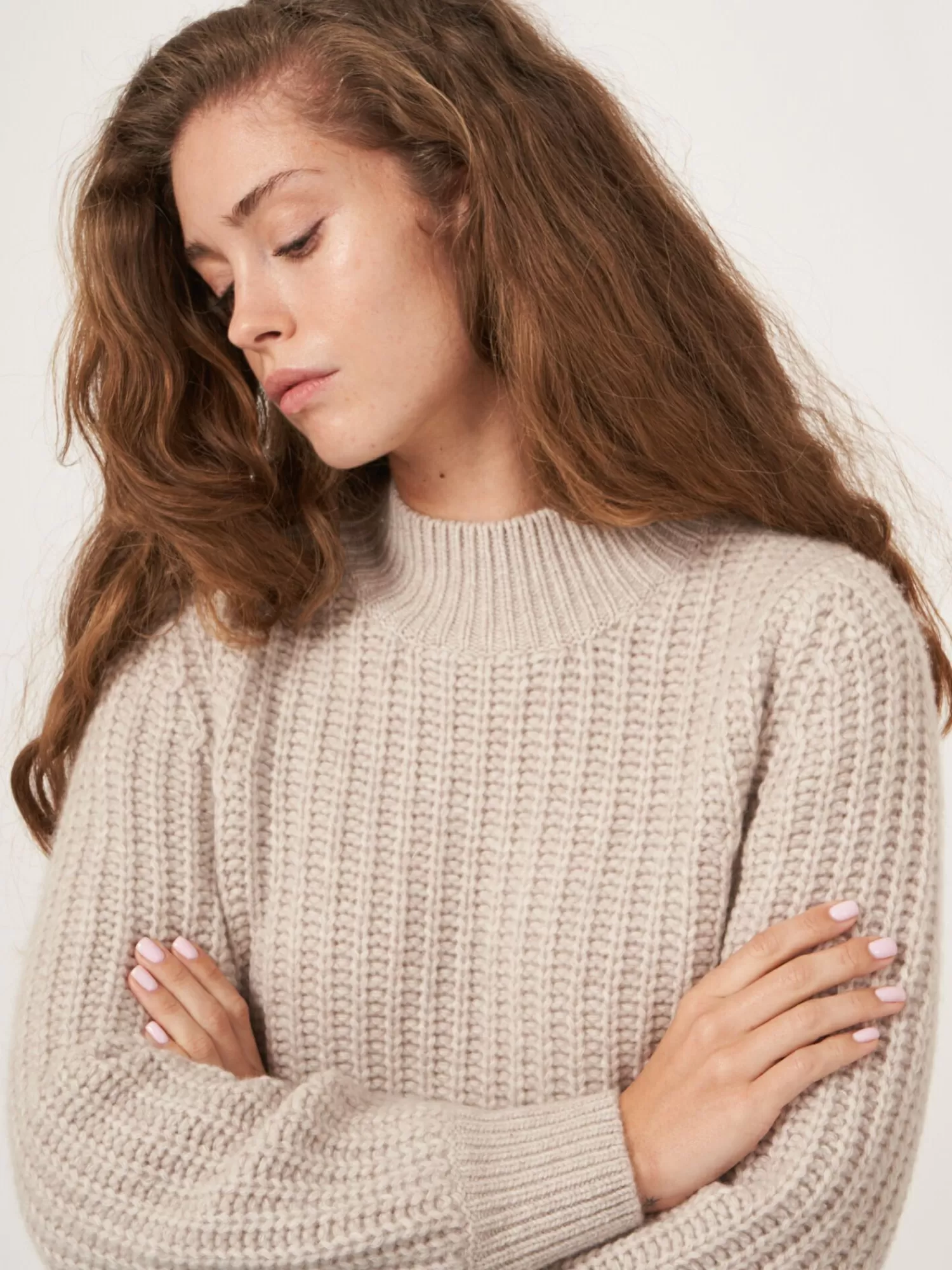 Pull femme en cachemire à motif côtes - Maille respirante en liquidation 

Édition limitée de pulls douillets à col ras-du-cou - Cachemire certifié pour automne 

Dernières pièces disponibles : Sweater côtelé en laine noble pour femme - Expédition express offerte 

(Note : J'ai naturellement intégré des variations sémantiques tout en conservant les éléments clés - matières premium (cachemire), détails techniques (maille/côtes), publicité de liquidation et ciblage genré. L'ajout de mentions complémentaires type 