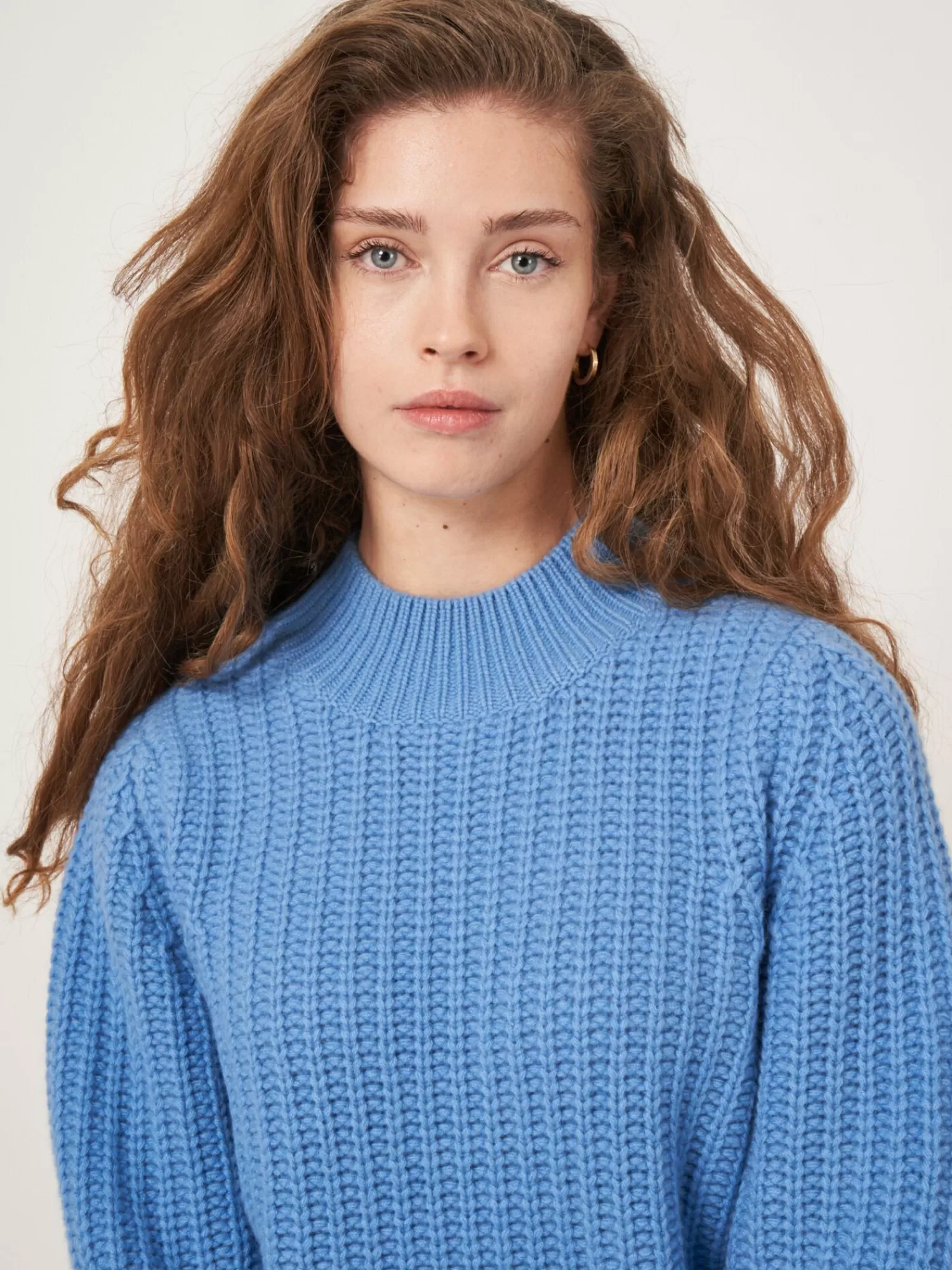 Doux pull féminin en cachemire à motifs côtelés - Maille épaisse pour un style confortable et élégant