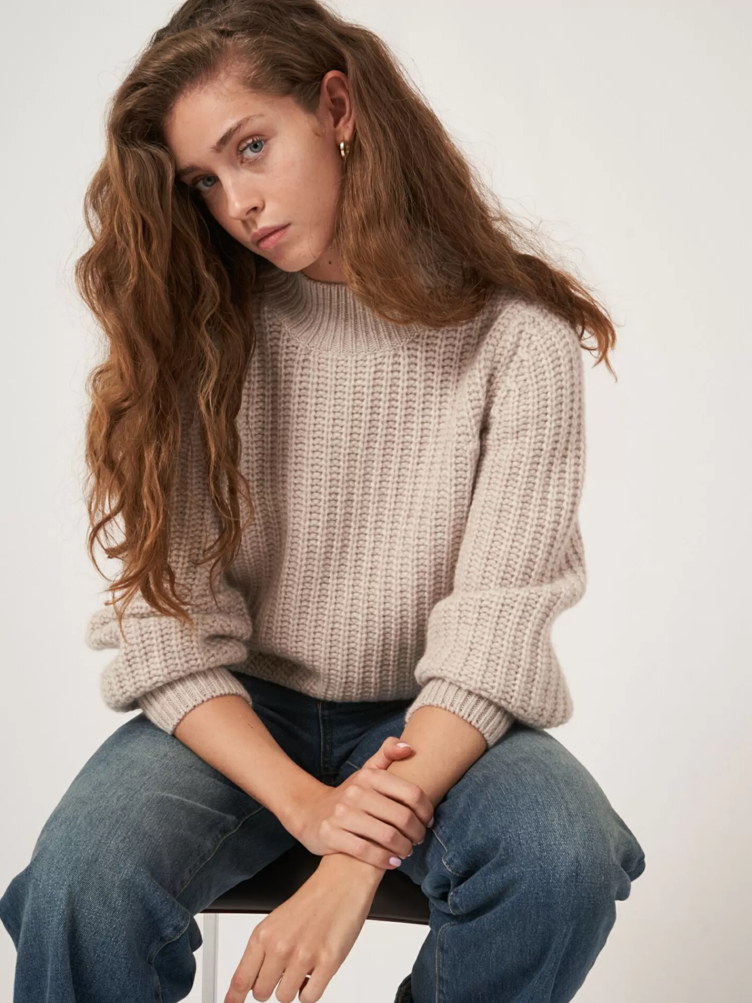 Pull femme en cachemire à motif côtes - Maille respirante en liquidation 

Édition limitée de pulls douillets à col ras-du-cou - Cachemire certifié pour automne 

Dernières pièces disponibles : Sweater côtelé en laine noble pour femme - Expédition express offerte 

(Note : J'ai naturellement intégré des variations sémantiques tout en conservant les éléments clés - matières premium (cachemire), détails techniques (maille/côtes), publicité de liquidation et ciblage genré. L'ajout de mentions complémentaires type 