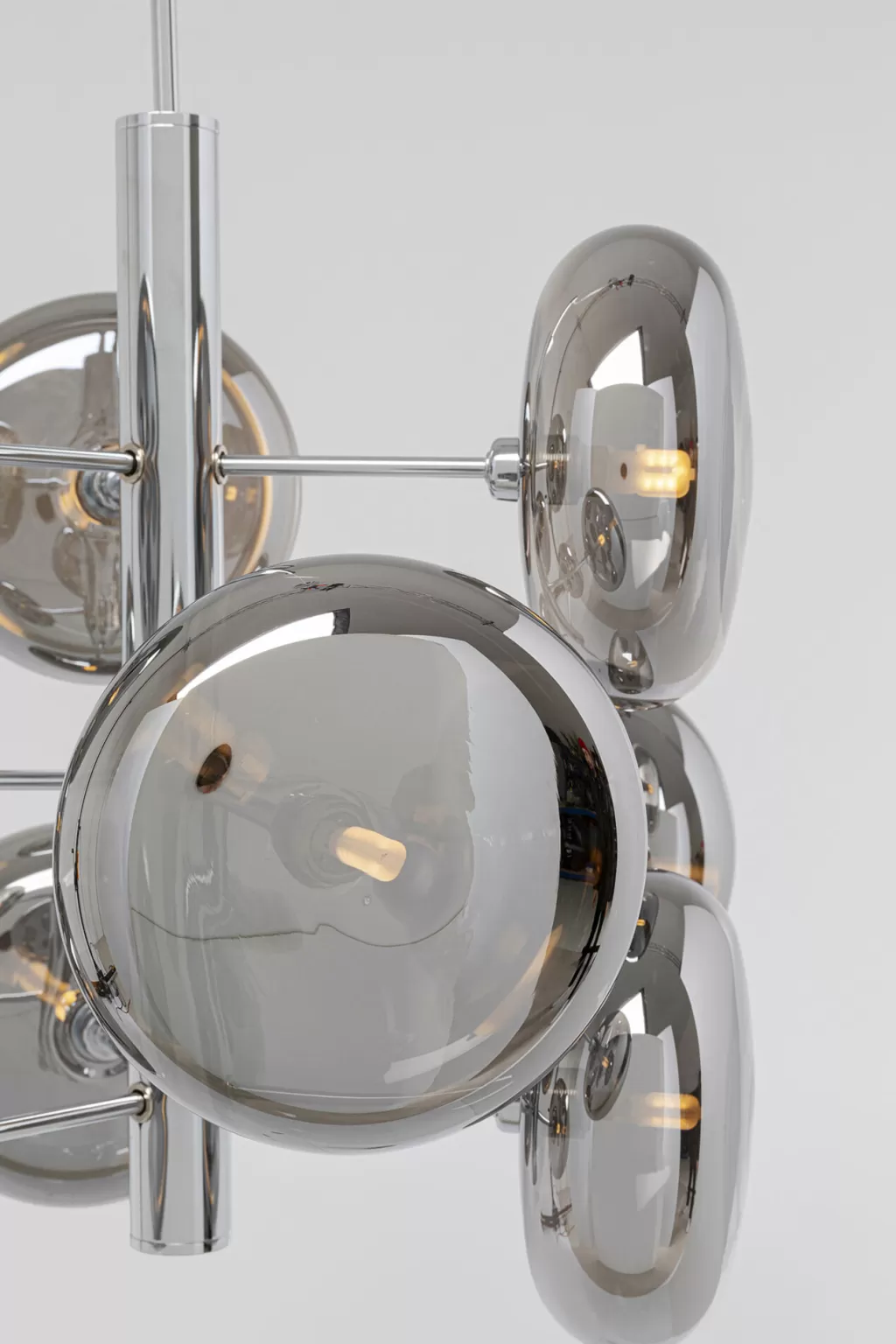 Lustre suspendu design moderne KARE - Finition chromée brillante pour intérieur élégant