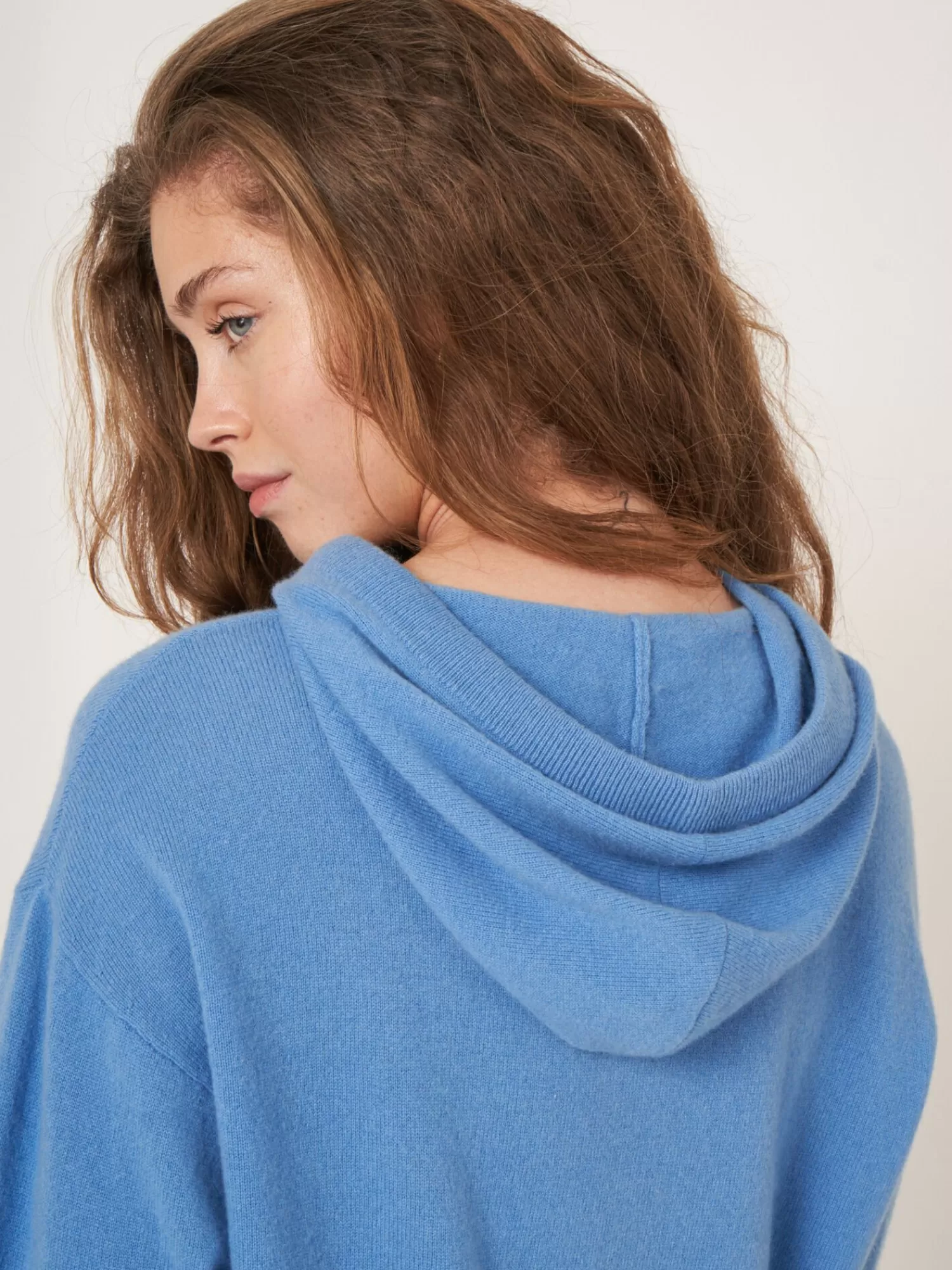 Doudoune capuche femme en cachemire bio - Confort douillet et style urbain