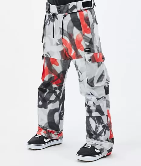 Équipement Glacial Urbanisé : Tenues de Montagne Élégantes pour Passionnés de Freeride 

(Alternative plus dynamique)  
Vêtements de Glisse Iconiques - Style Radical pour Affronter l'Hiver en Mode Streetwear