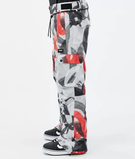 Équipement Glacial Urbanisé : Tenues de Montagne Élégantes pour Passionnés de Freeride 

(Alternative plus dynamique)  
Vêtements de Glisse Iconiques - Style Radical pour Affronter l'Hiver en Mode Streetwear