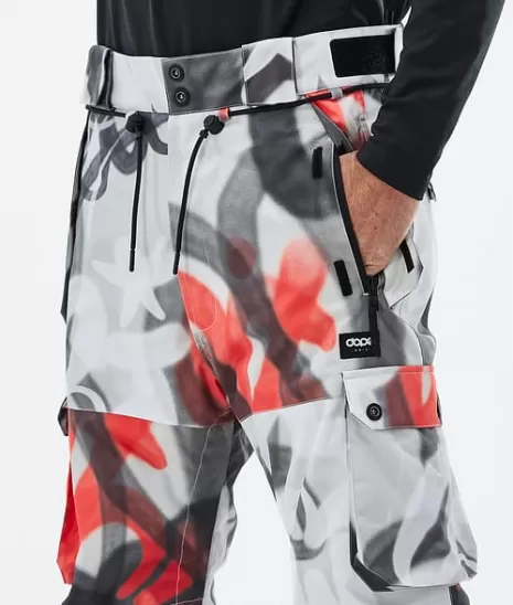Équipement Glacial Urbanisé : Tenues de Montagne Élégantes pour Passionnés de Freeride 

(Alternative plus dynamique)  
Vêtements de Glisse Iconiques - Style Radical pour Affronter l'Hiver en Mode Streetwear