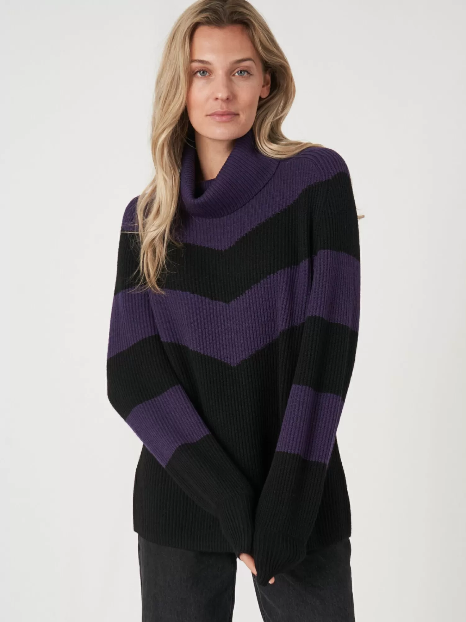 Pull Femme Col Roulé - Motif Chevron Intarsia Élégant - Promotion Exclusive