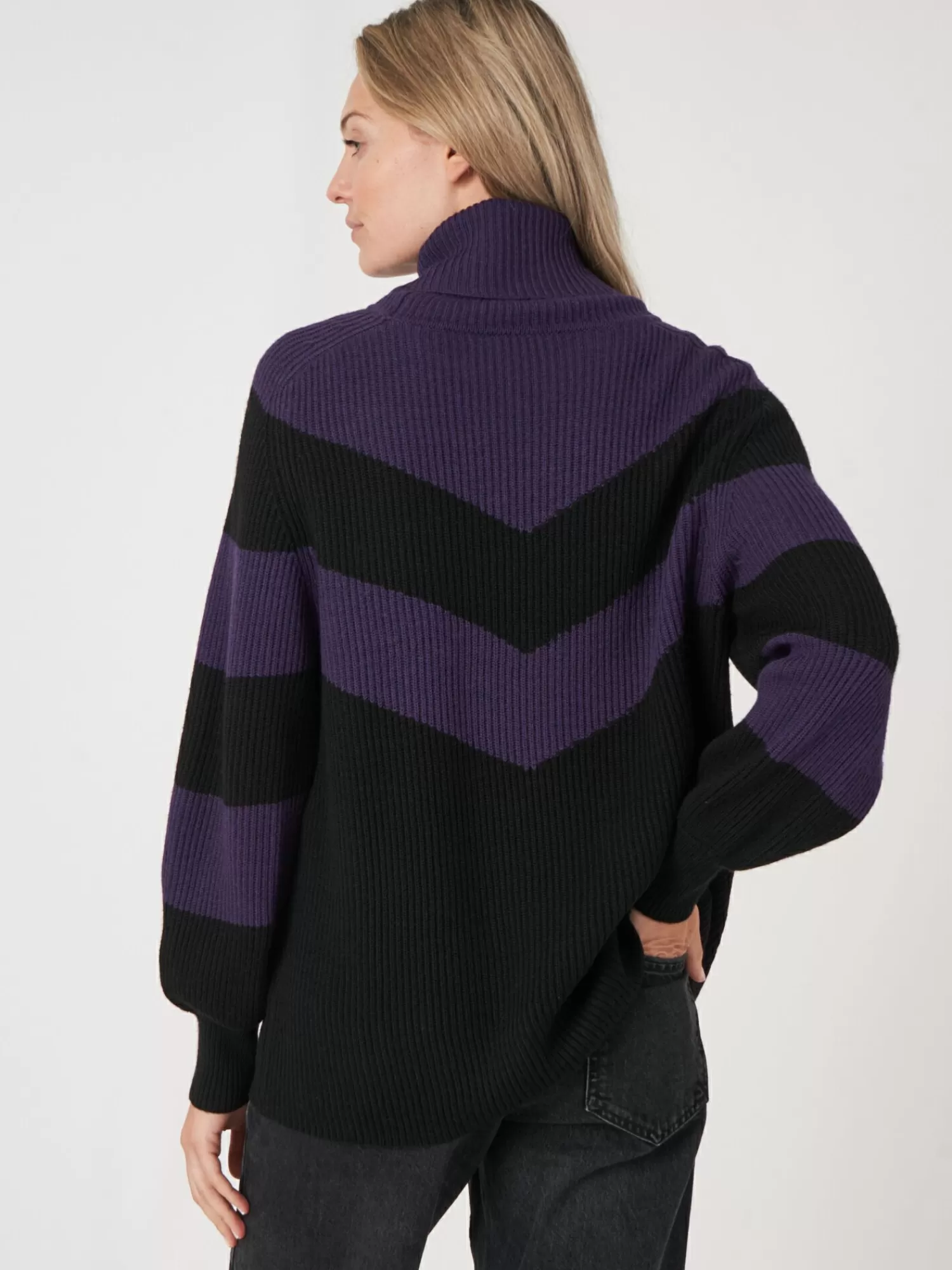 Pull Femme Col Roulé - Motif Chevron Intarsia Élégant - Promotion Exclusive