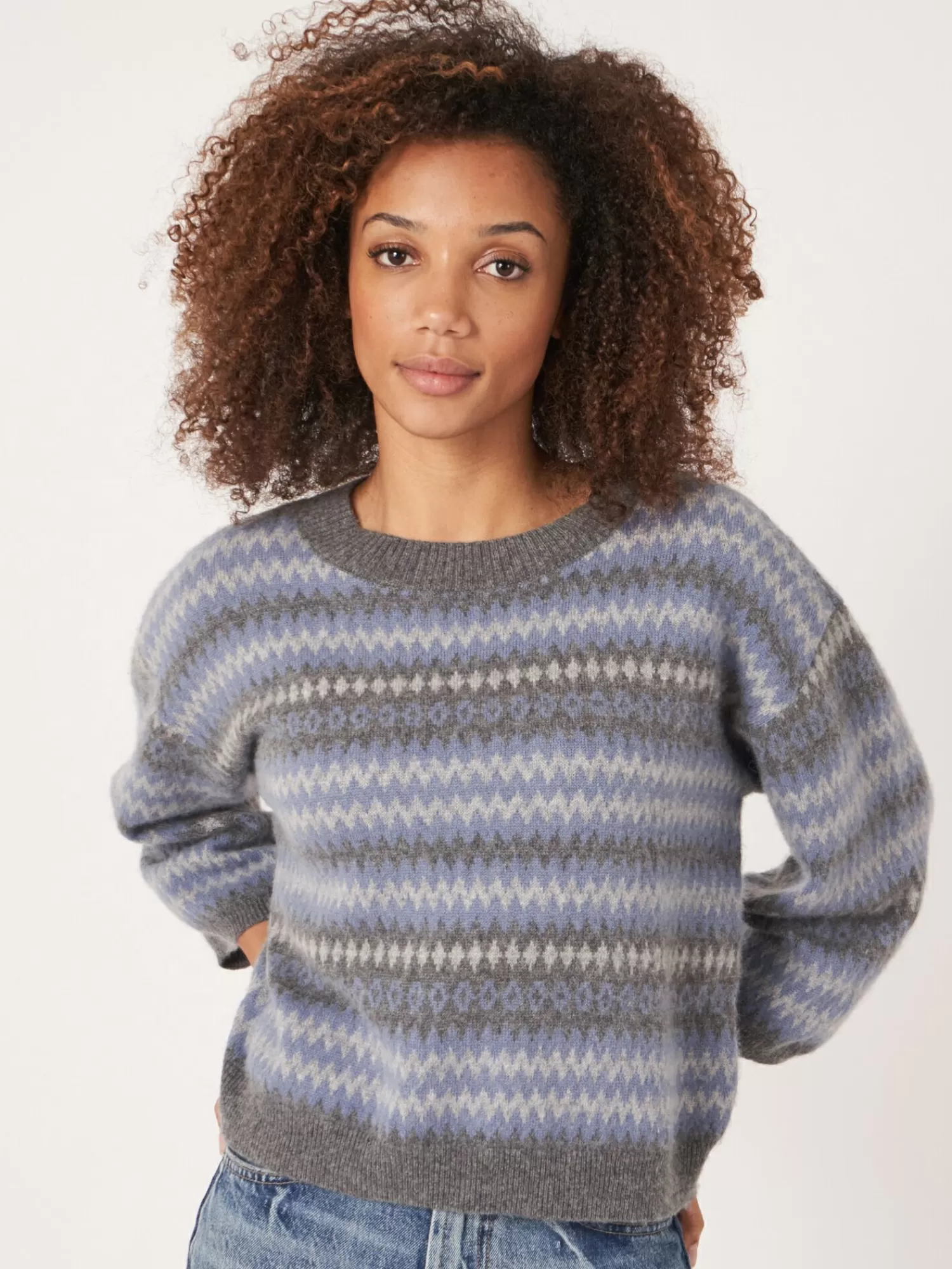 Pull Femme Élégant à Motifs Jacquard Rayures - Manches Trois-Quarts Tendance Automne-Hiver 

Chandail Feminin Confortable avec Détails Intarsia - Rayures Verticales et Manches 3/4 Style Parisien 

Sweater Rayé Femme Chic - Combinaison Intarsia Moderne et Manches Trois-Quarts pour Look Urbain 

Pull en Laine Douce Femme - Motif Intarsia Artistique avec Rayures et Emmanchures 3/4 Saisonnières 

Tricot Feminin Original - Rayures Contemporaines Technique Intarsia et Manches Trois-Quarts pour Élégance Quotidienne