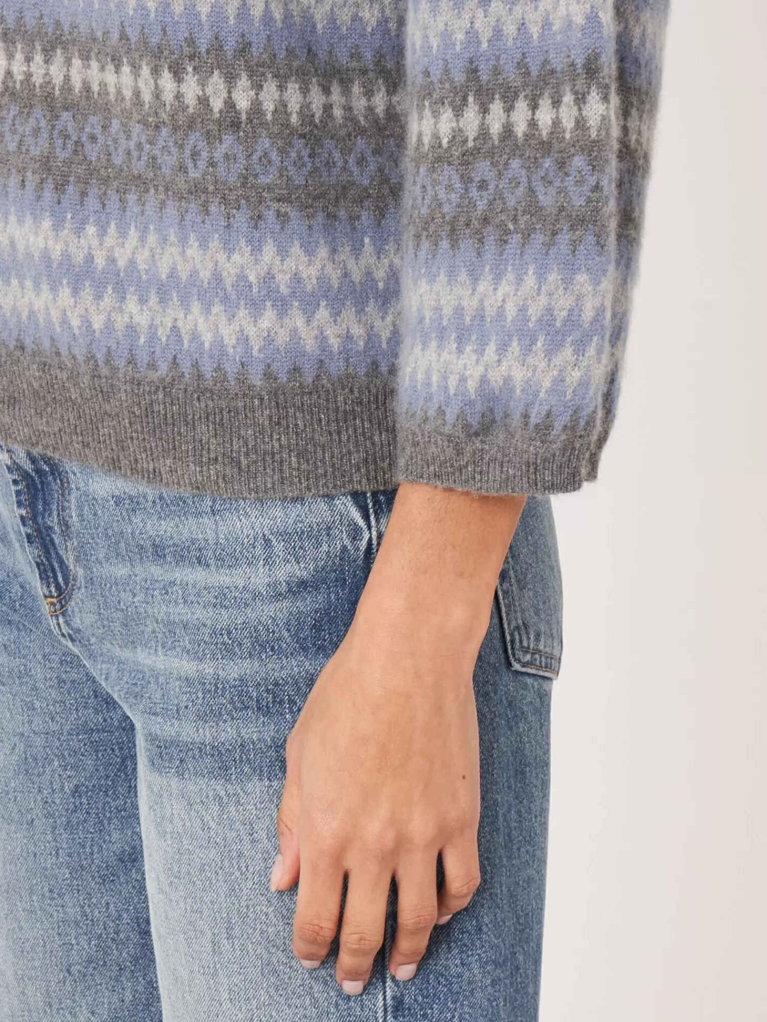 Pull Femme Élégant à Motifs Jacquard Rayures - Manches Trois-Quarts Tendance Automne-Hiver 

Chandail Feminin Confortable avec Détails Intarsia - Rayures Verticales et Manches 3/4 Style Parisien 

Sweater Rayé Femme Chic - Combinaison Intarsia Moderne et Manches Trois-Quarts pour Look Urbain 

Pull en Laine Douce Femme - Motif Intarsia Artistique avec Rayures et Emmanchures 3/4 Saisonnières 

Tricot Feminin Original - Rayures Contemporaines Technique Intarsia et Manches Trois-Quarts pour Élégance Quotidienne