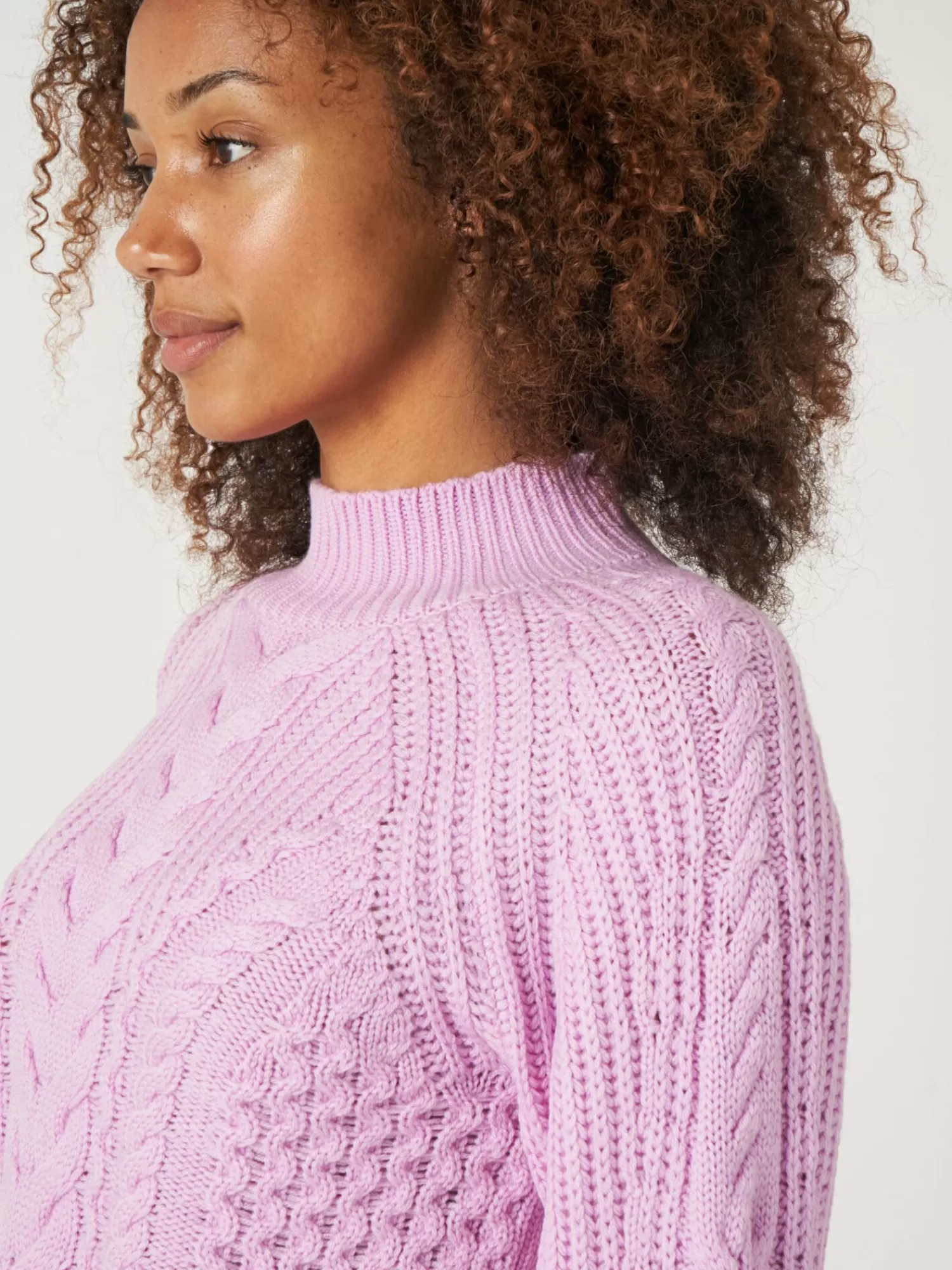 Pull femme en laine mérinos - Col montant et motif câblé - Confort élégant à petit prix