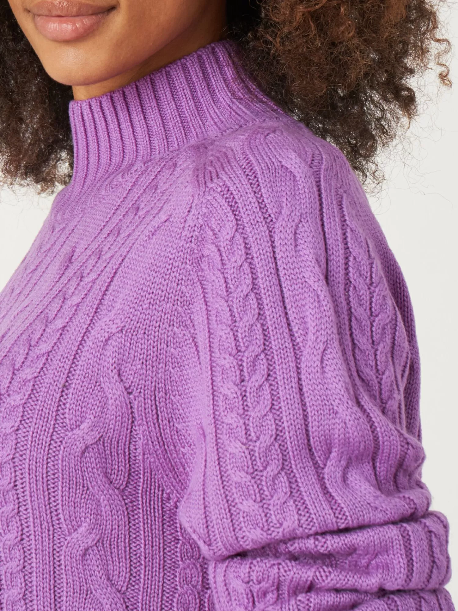 Pull Feminin en Laine Mérinos Douce - Motif Câble Classique et Ourlet Arrondi