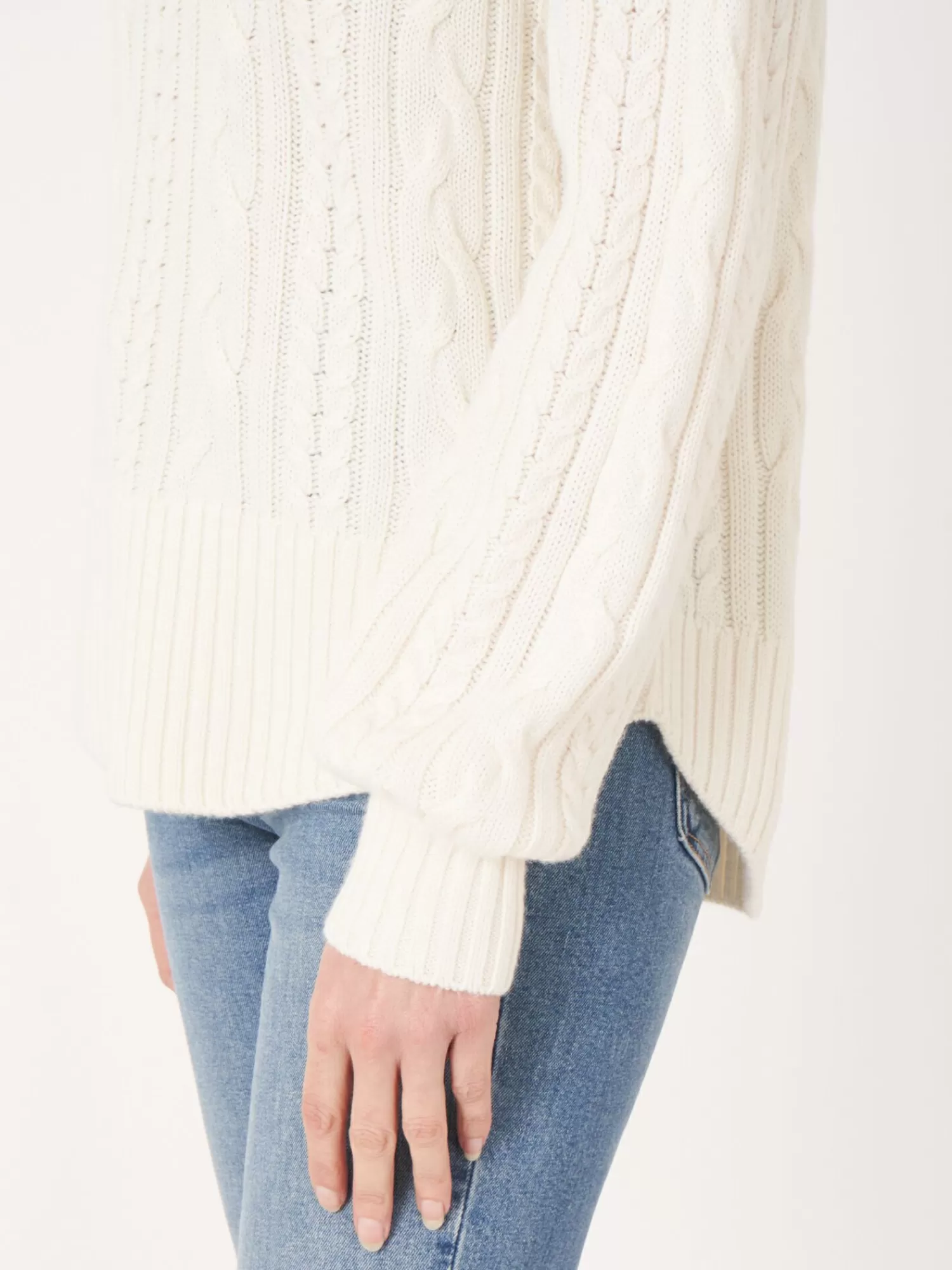 Pull Femme en Laine Mérinos - Maille Câblée Élégante avec Ourlet Arrondi - Confort Douillet et Style Intemporel