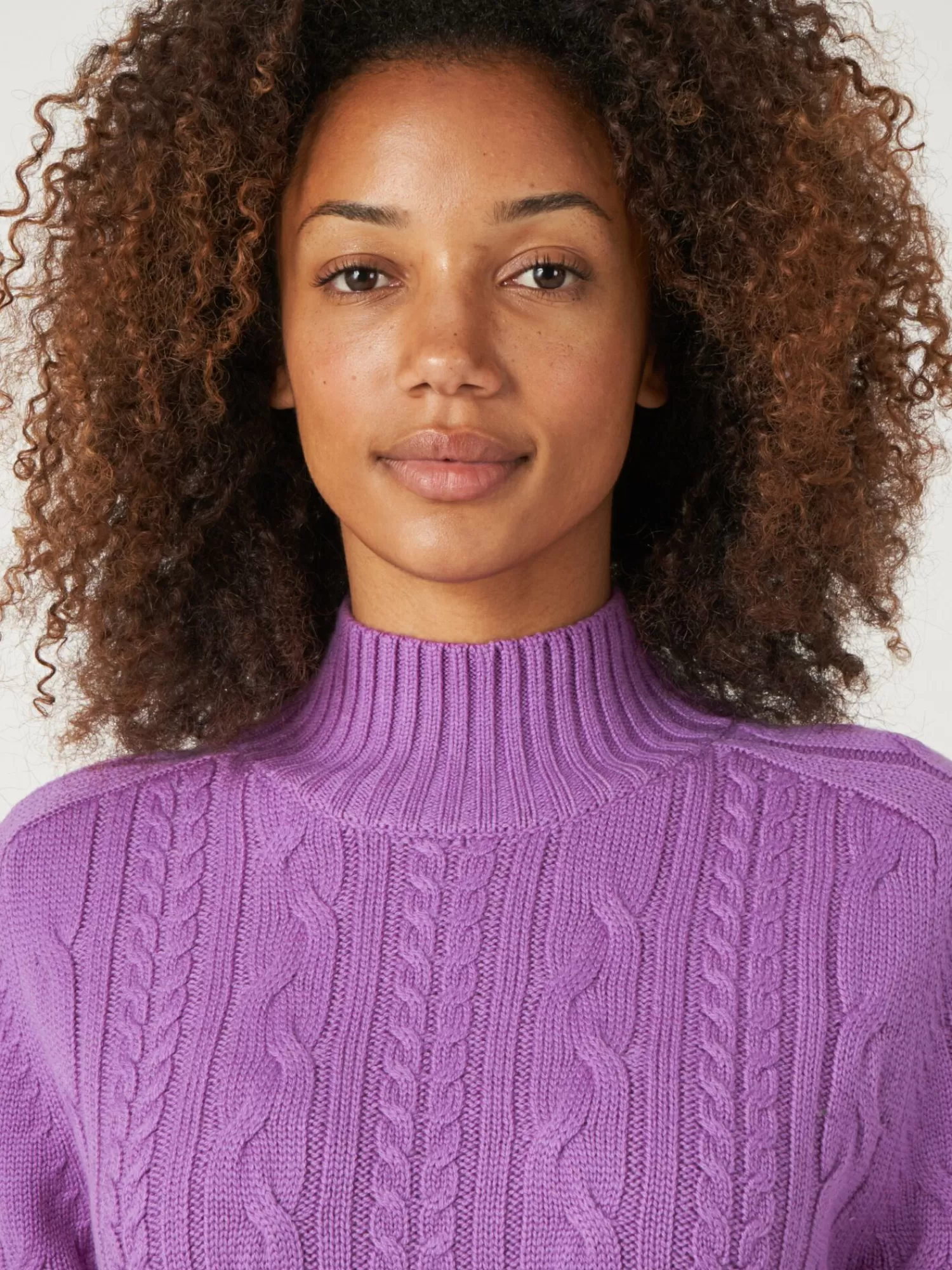 Pull Feminin en Laine Mérinos Douce - Motif Câble Classique et Ourlet Arrondi
