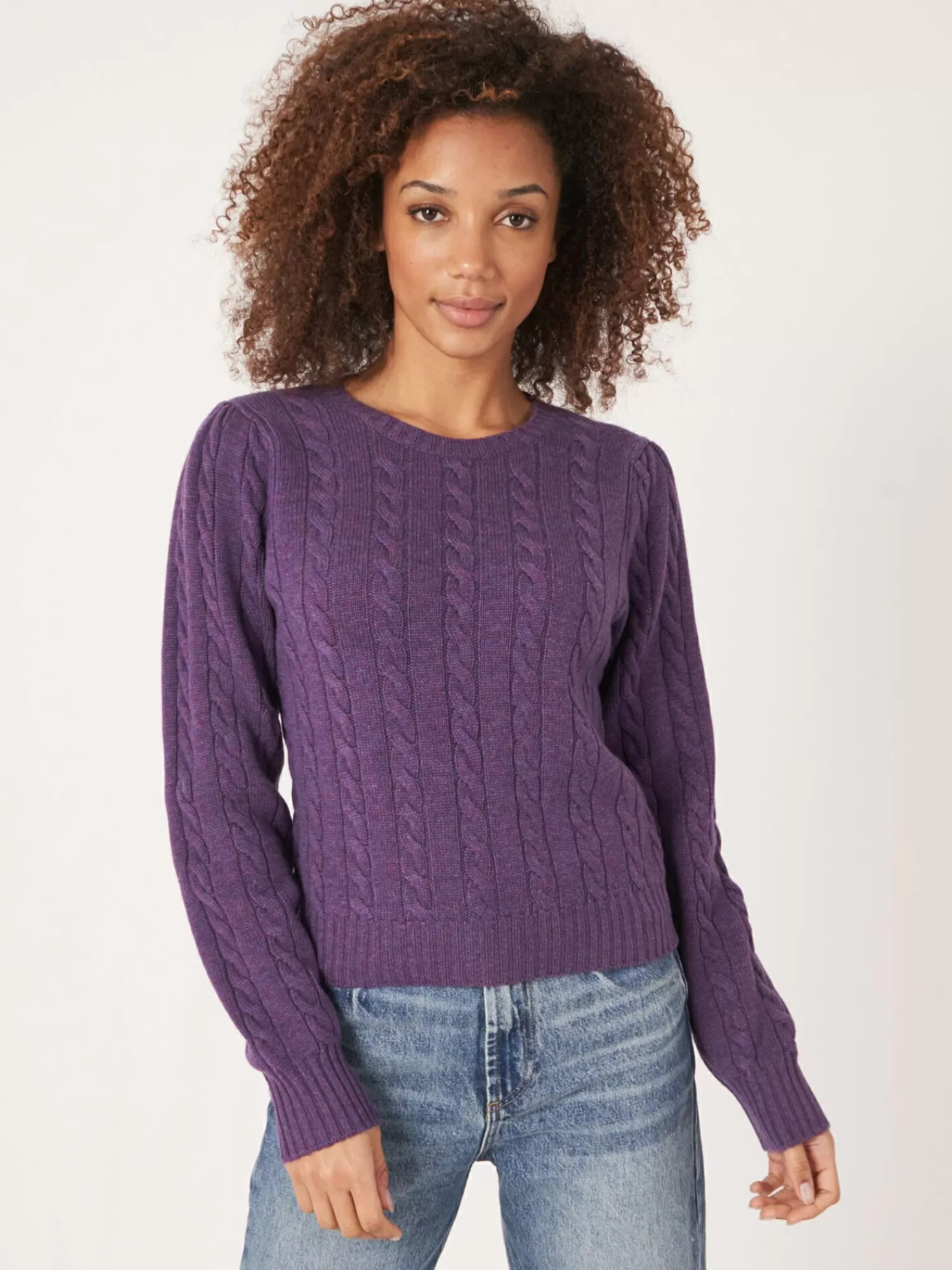 Découvrez notre pull femme élégant en maille respirante - motif torsadé raffiné pour un look intemporel
