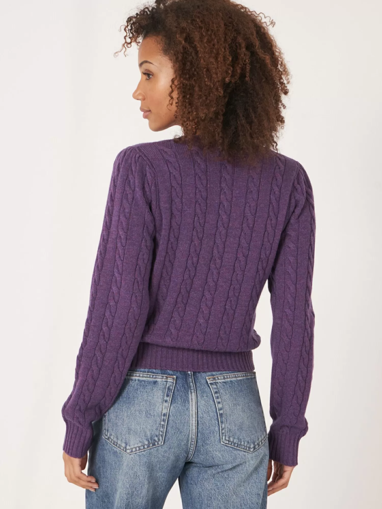 Découvrez notre pull femme élégant en maille respirante - motif torsadé raffiné pour un look intemporel
