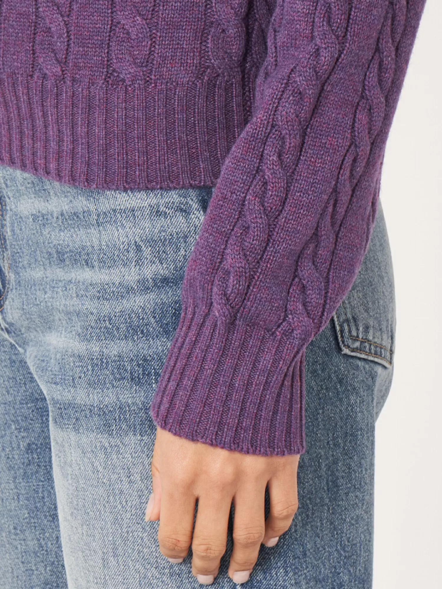 Découvrez notre pull femme élégant en maille respirante - motif torsadé raffiné pour un look intemporel