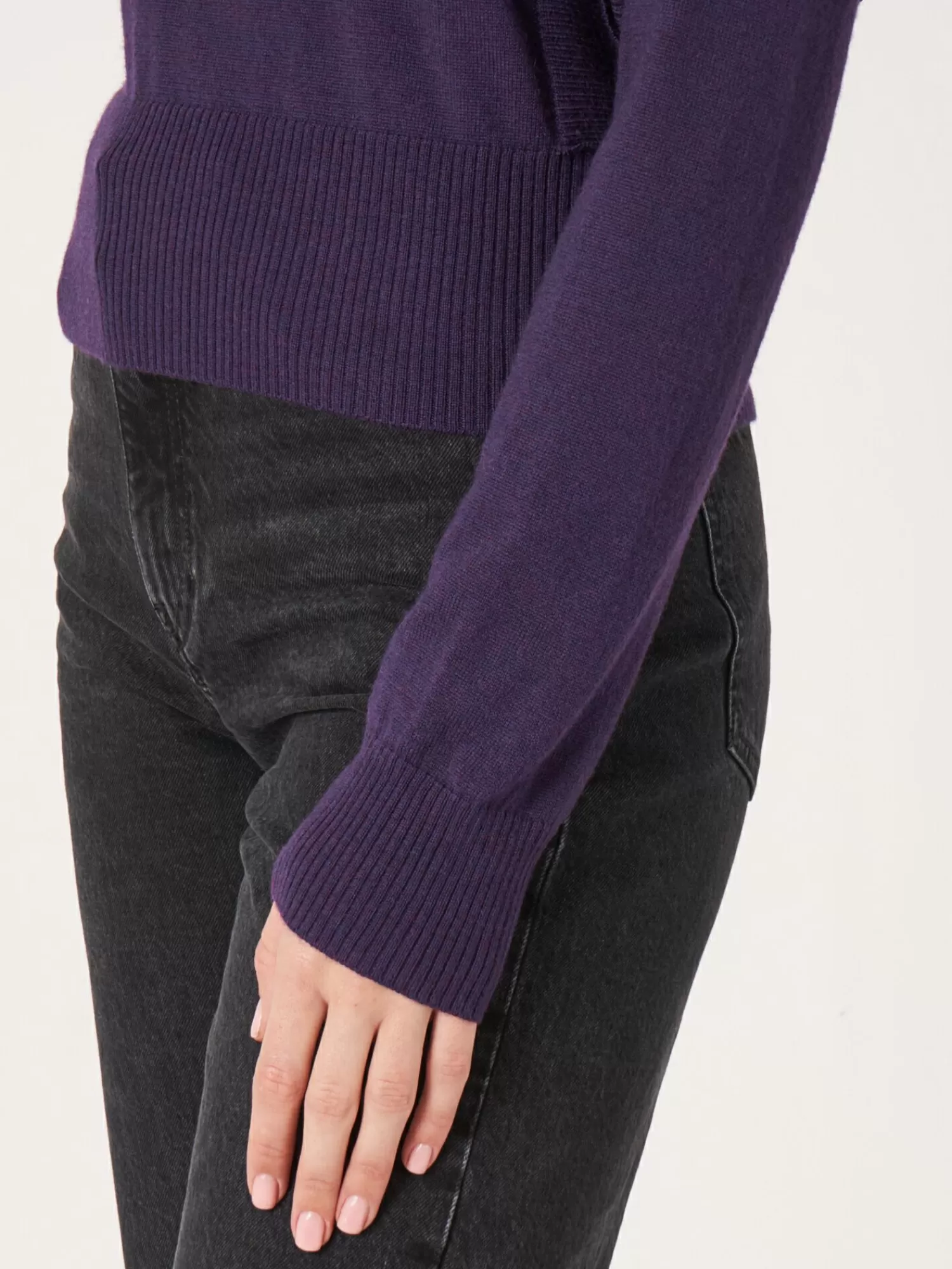 Pull Femme Court à Broderie Unique sur l'Épaule | Style Tendance Printemps 2024