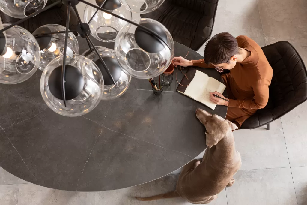 Lustre suspendu design Lasmina Bunch par KARE - Diamètre 91 cm, idéal pour salon contemporain