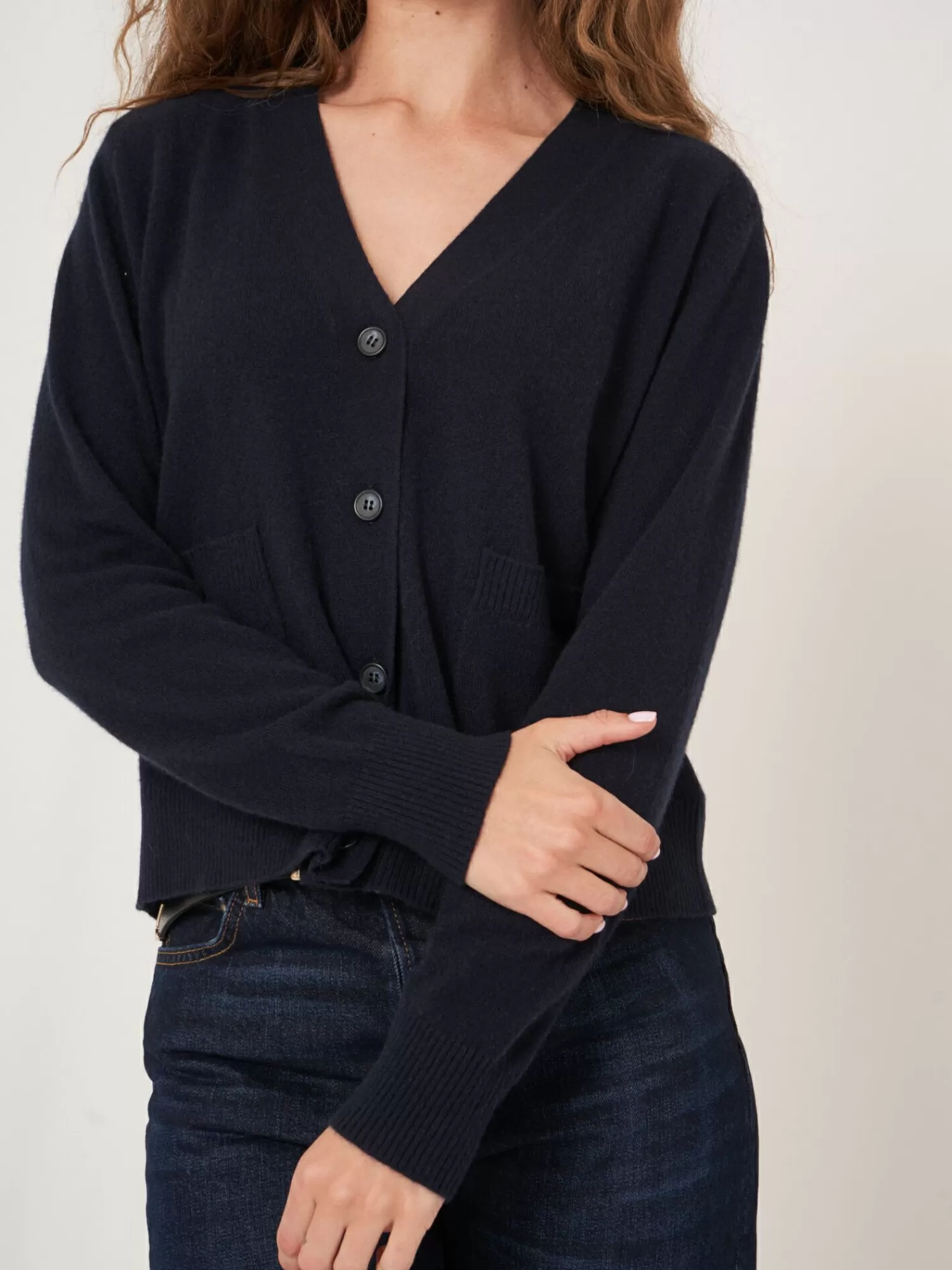 Gilet Femme en Cachemire Léger - Douceur Naturelle avec Poches Discrètes - Confection Hiver Élégante