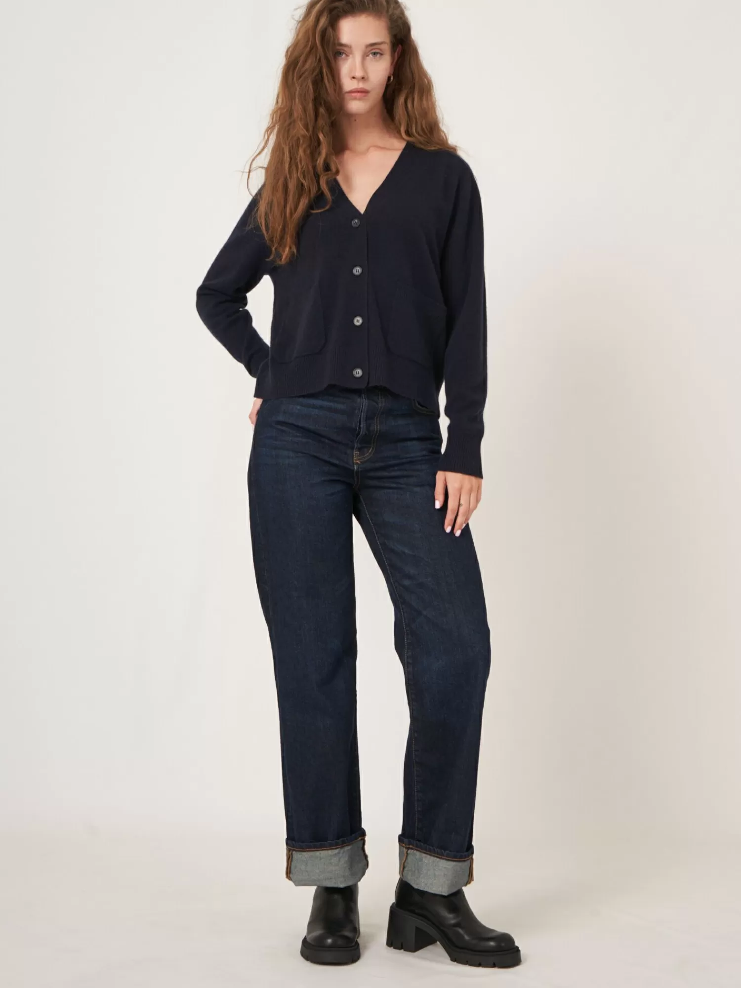 Gilet Femme en Cachemire Léger - Douceur Naturelle avec Poches Discrètes - Confection Hiver Élégante