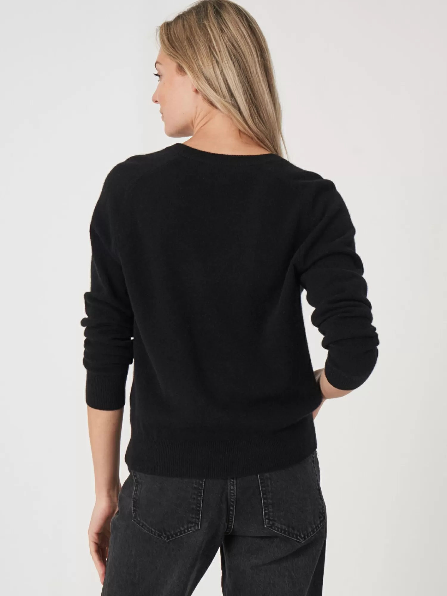 Pullover féminin en cachemire bio Lichte - Col en V élégant pour les journées fraîches  

（：，）
