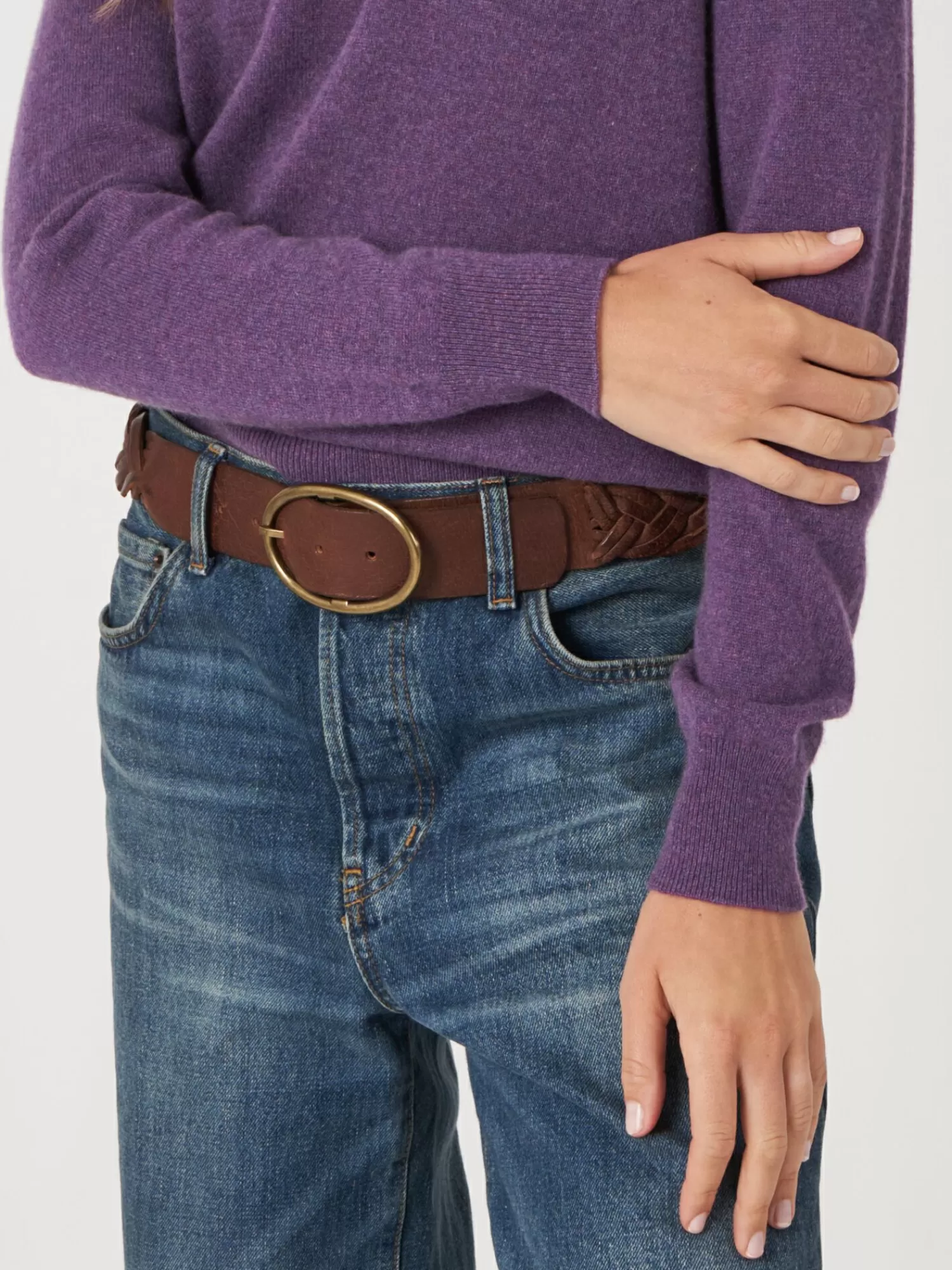Pull féminin en cachemire bio léger, col en V et douceur incomparable