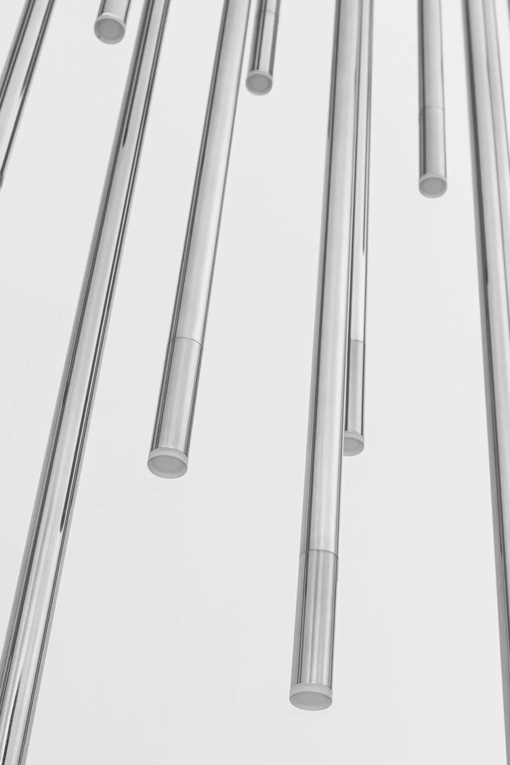 Lustre suspendu design Vegas Deluxe - KARE Living Collection en finition chromé avec éclairage LED intégré