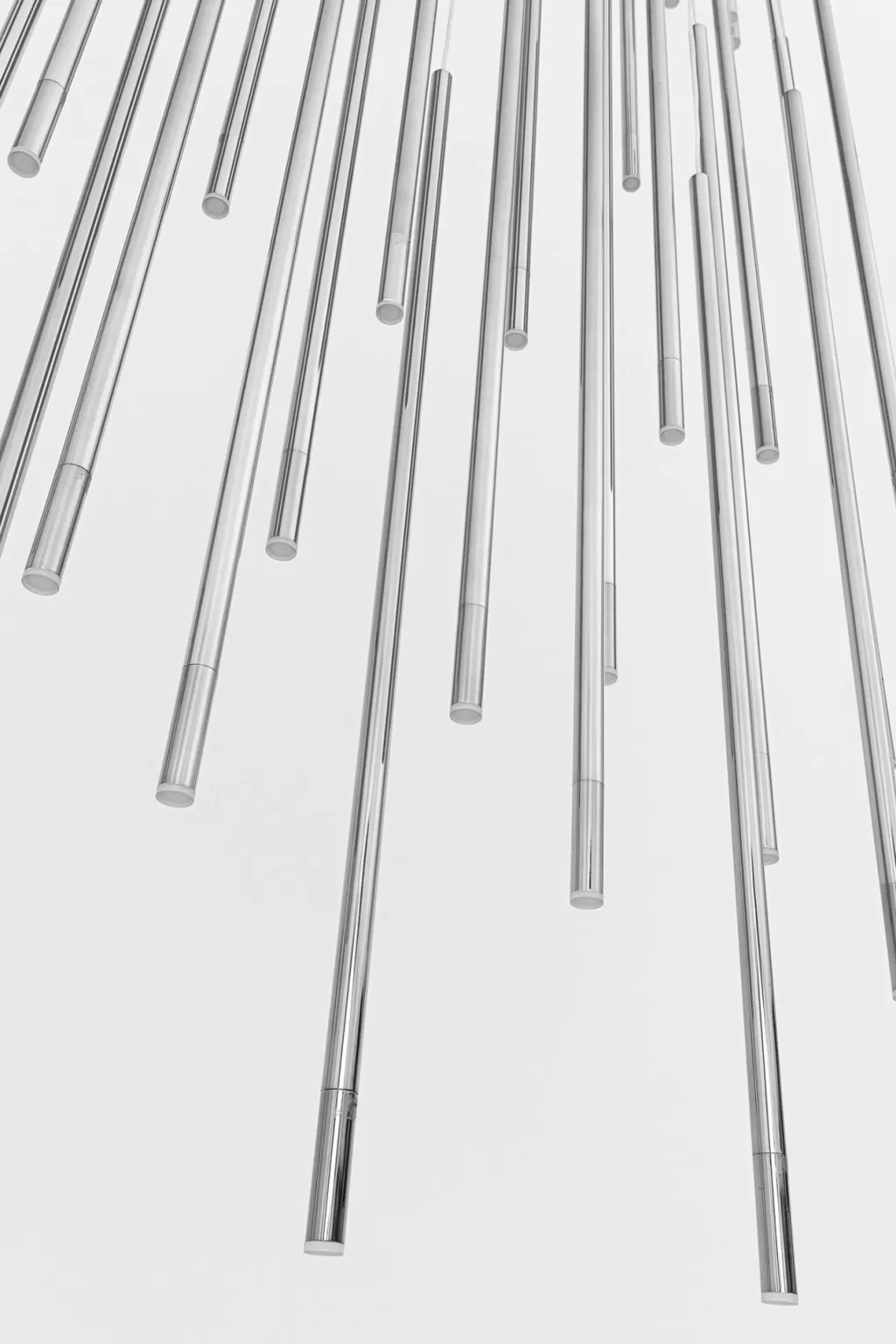 Lustre suspendu design Vegas Deluxe - KARE Living Collection en finition chromé avec éclairage LED intégré