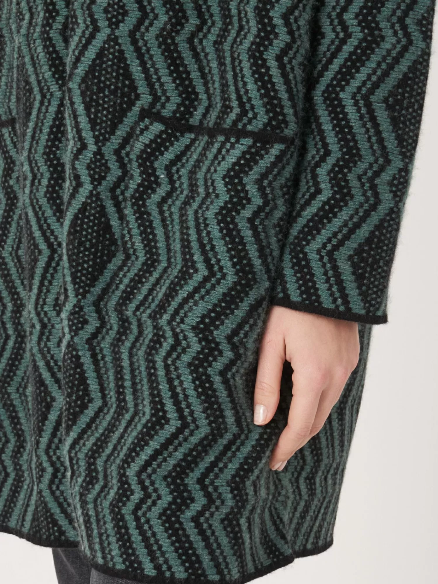 Veste Femme Mi-Longue en Laine - Motif Jacquard Artisanal | Promotion Limitée