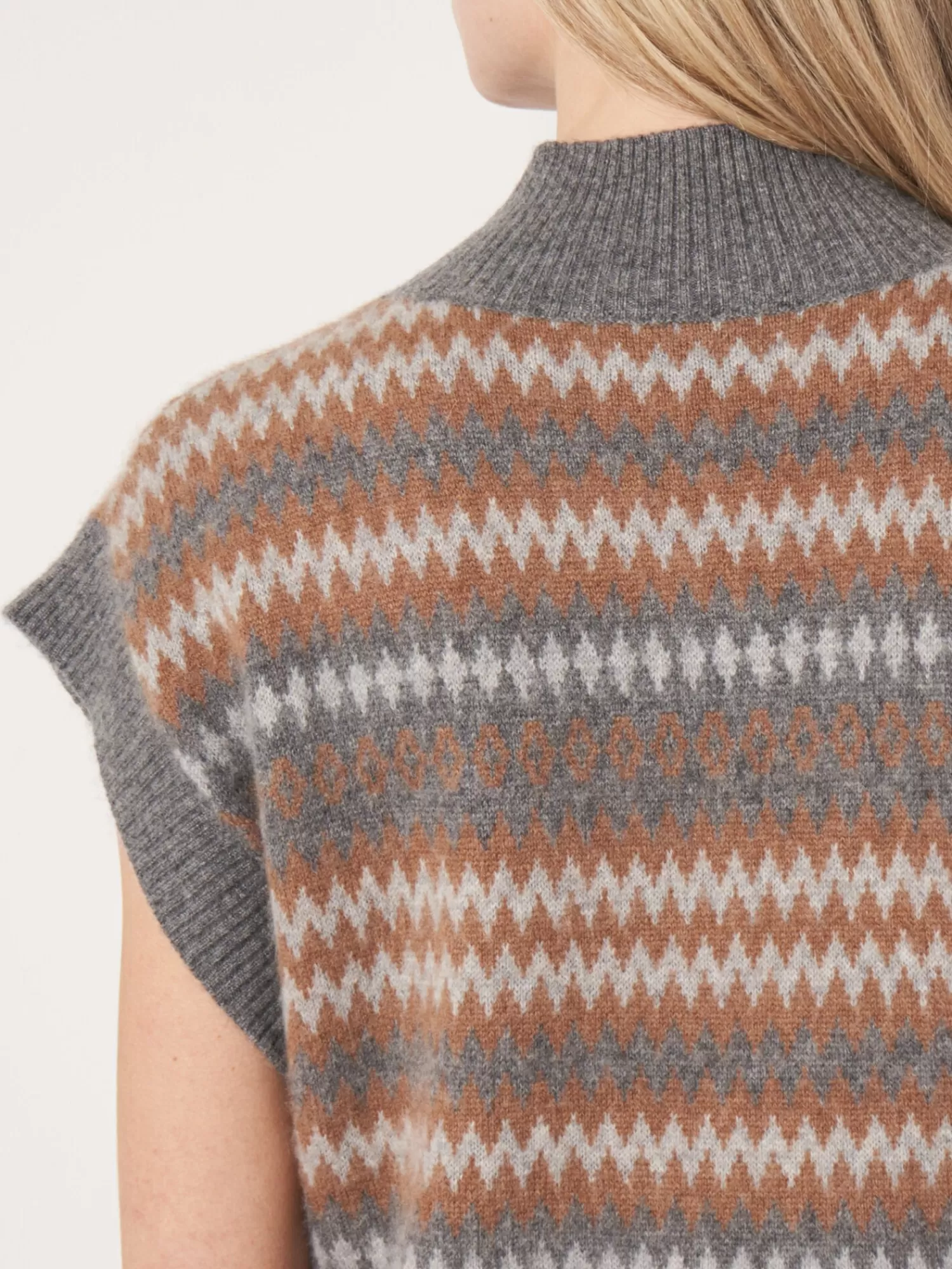 Pull femme sans manches en laine - Col montant côtelé et motifs intarsia - Tendance automne-hiver