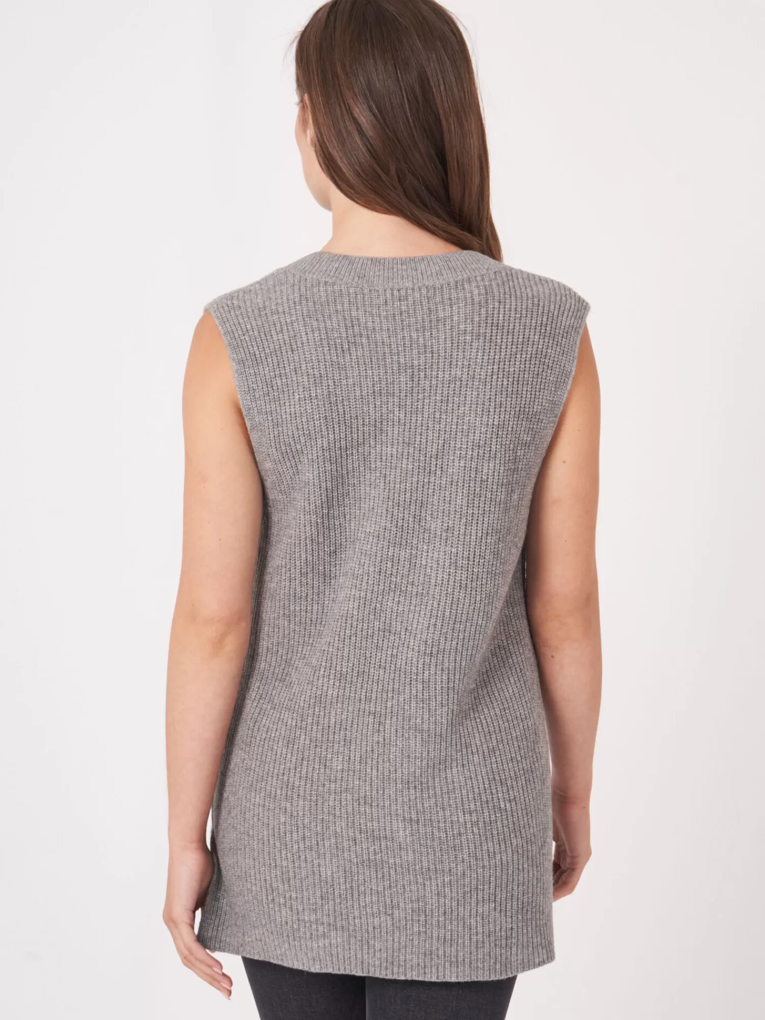 Pull Femme Sans Manches - Décolleté V Profond, Léger et Confortable - Style Minimaliste Tendance 2024