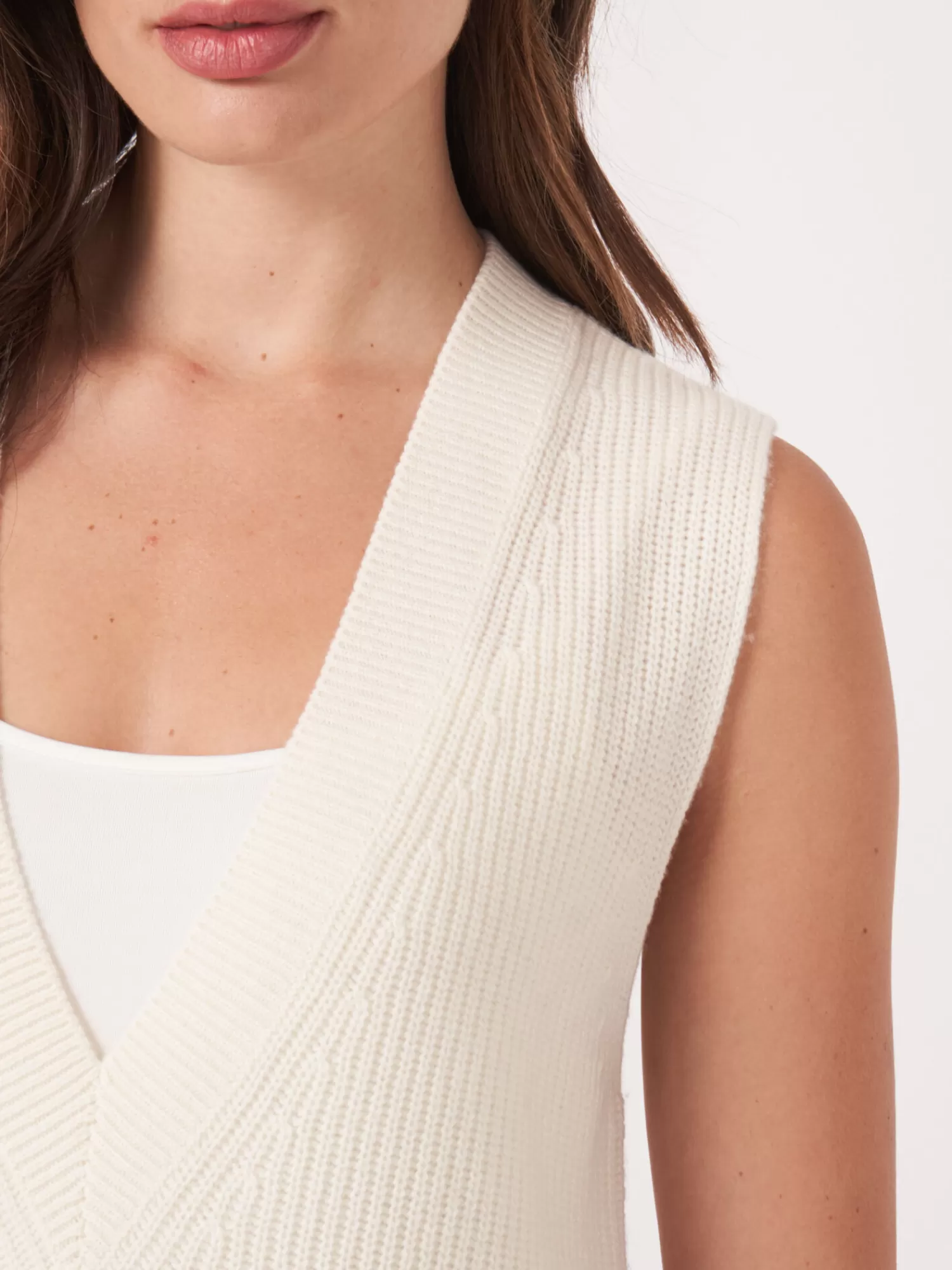 Élégant Débardeur Femme à Encolure V Plongeant - Pull d'Été sans Manches en Promotion